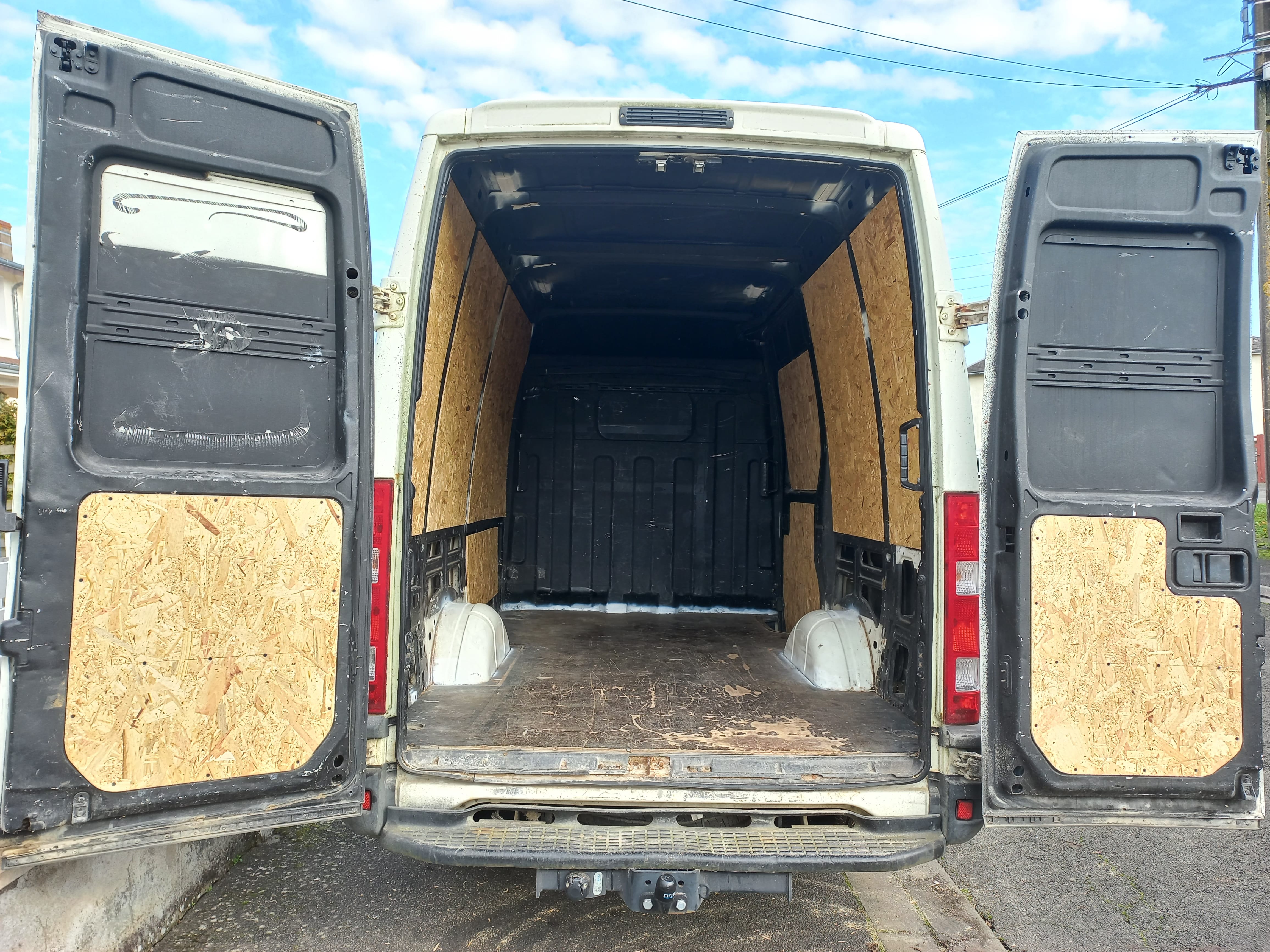 Iveco Daily avec Attelage