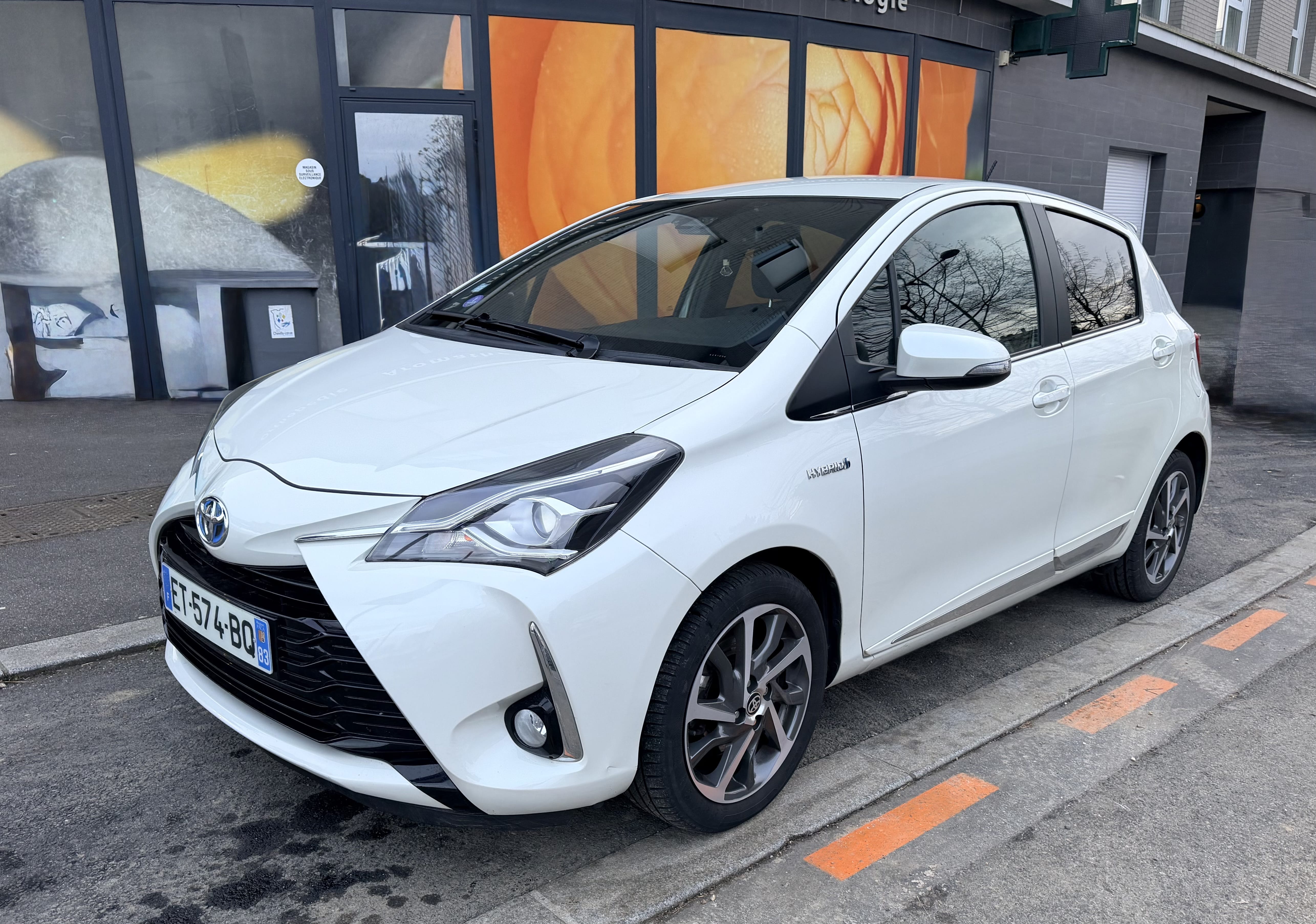 Toyota Yaris Hybride, 2017, Essence 95 / Électrique (hybride), automatique