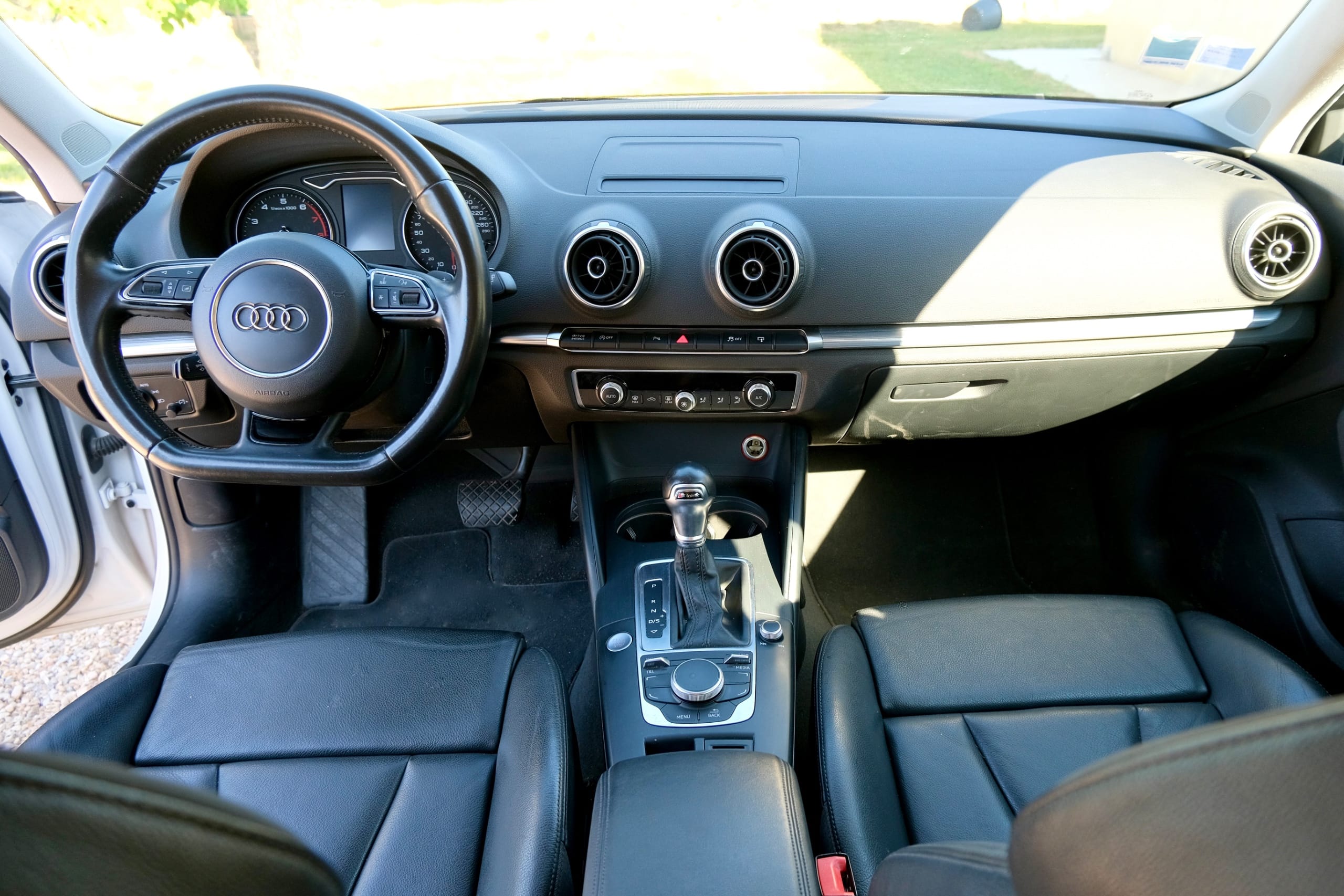 Audi A3 Sportback 1.8 180ch finition tout cuir luxe avec Siège bébé