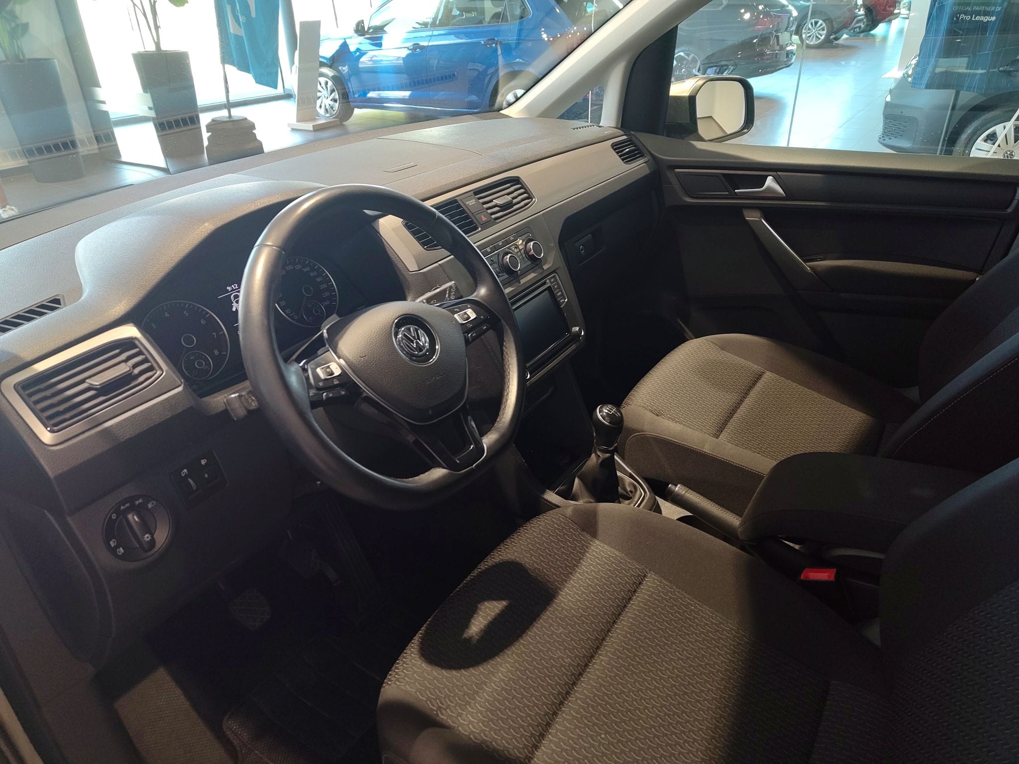 Volkswagen Caddy avec Siège bébé