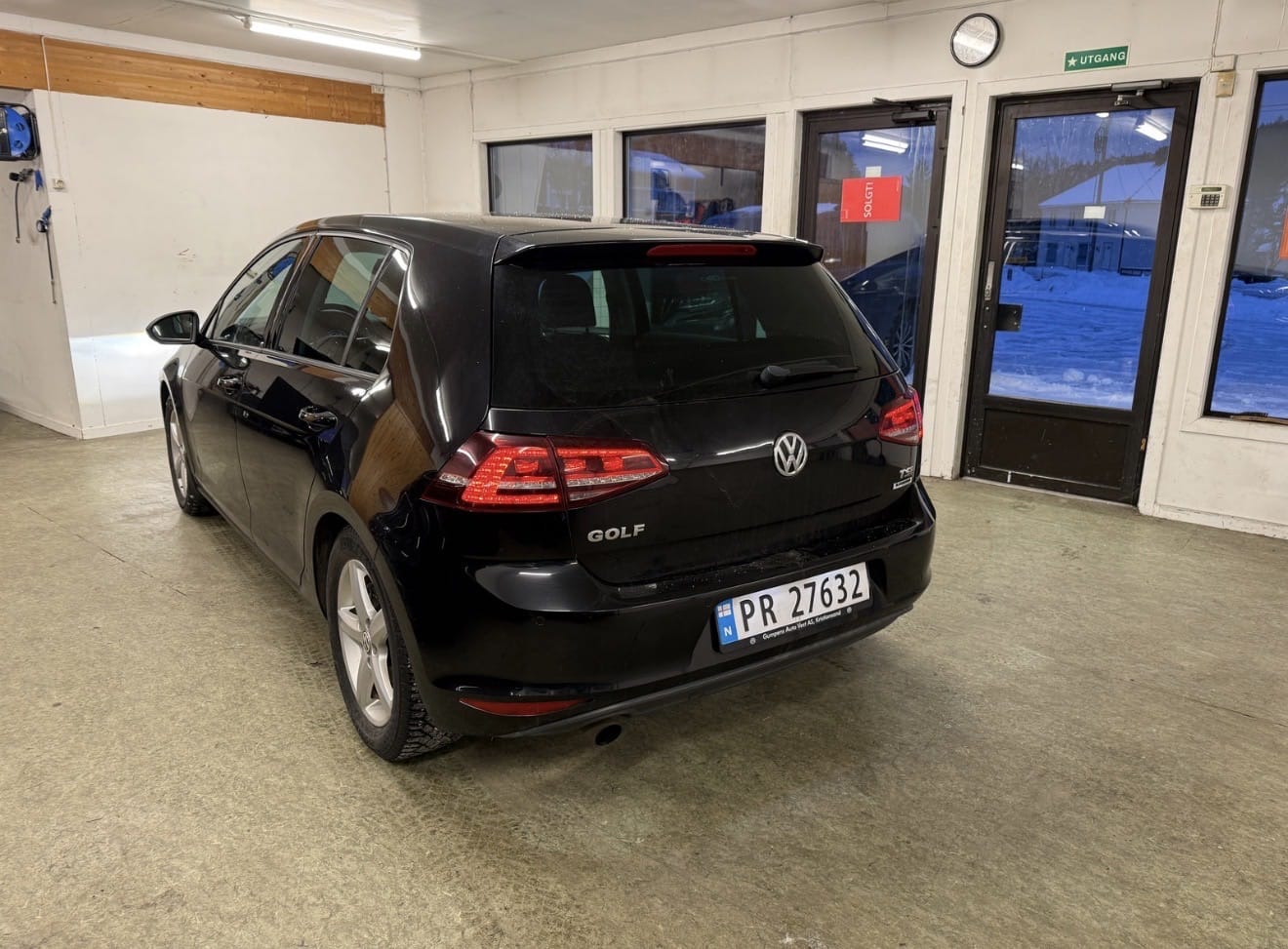 Volkswagen Golf with Cruise control
