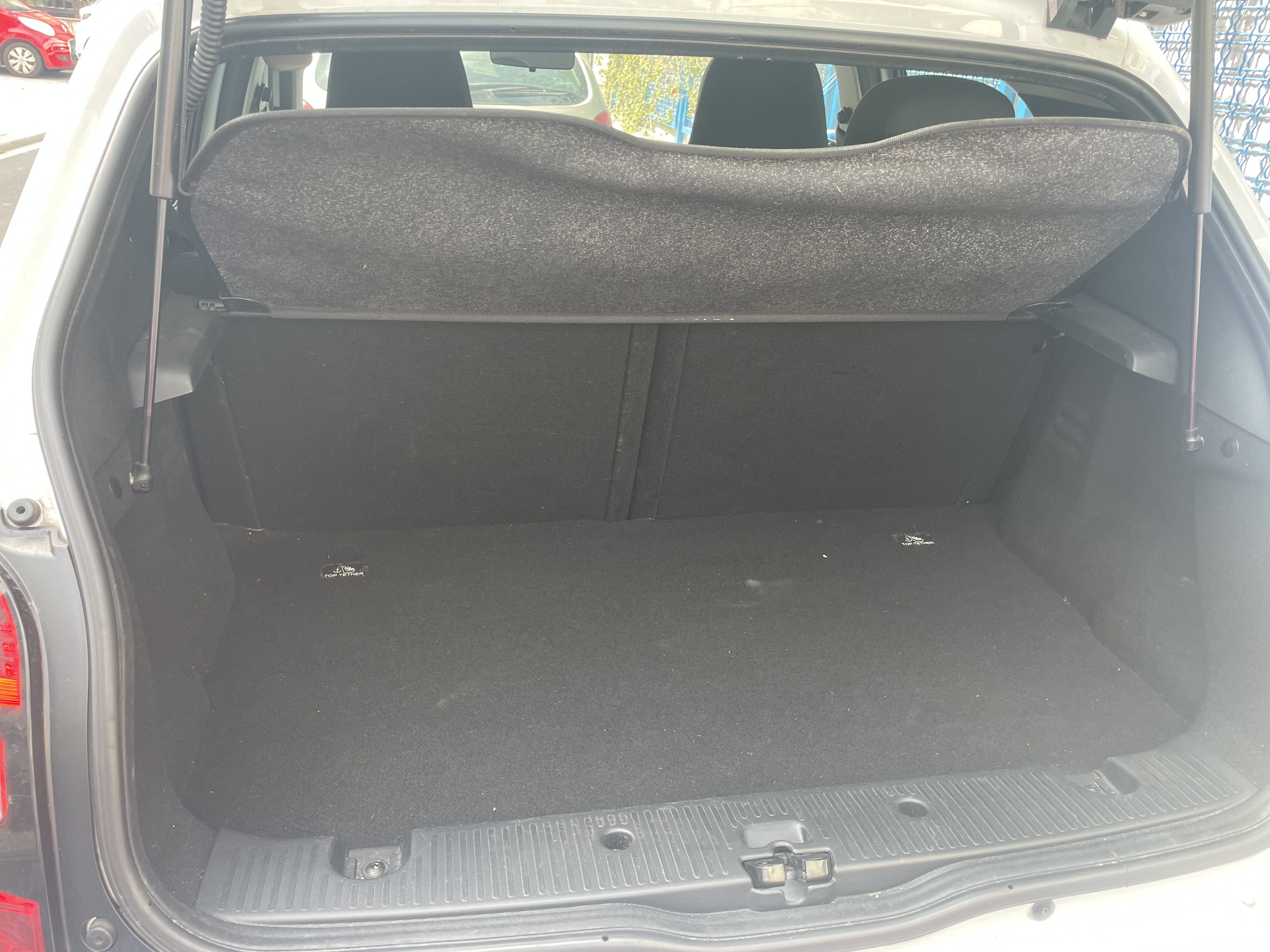 Renault Twingo III 1.0 SCE essence avec Entrée audio / iPod
