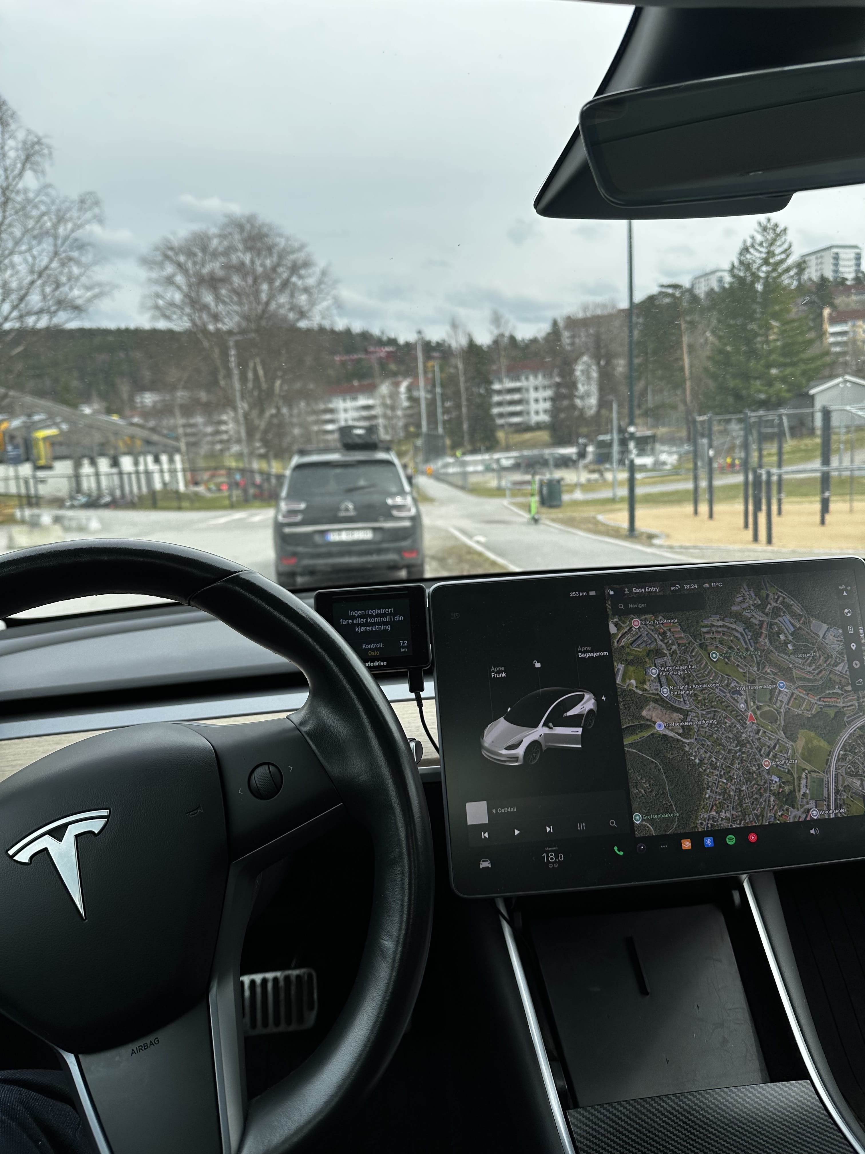 Tesla Model 3 Long Range med Cruisekontroll