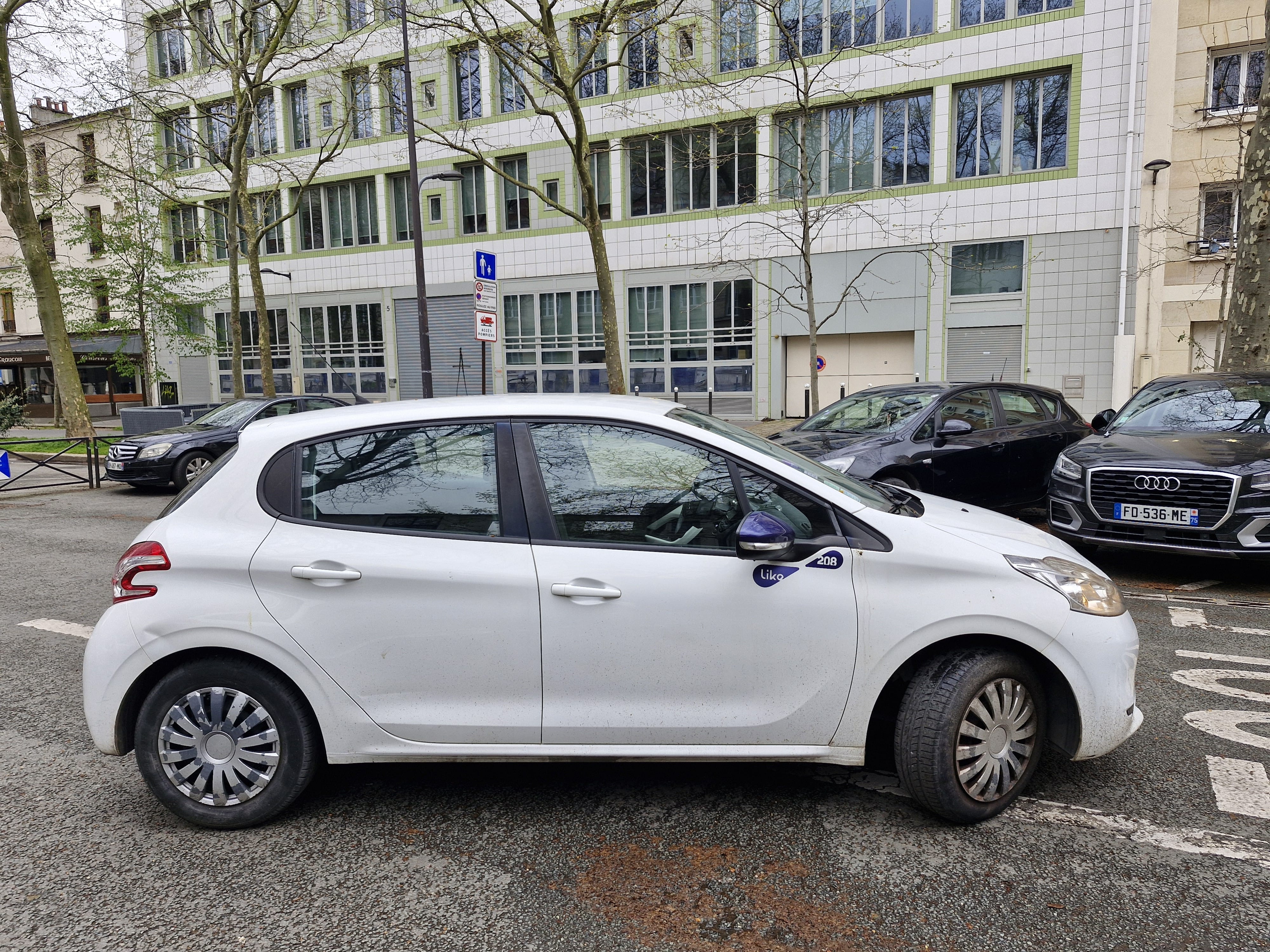 Peugeot 208 avec Climatisation