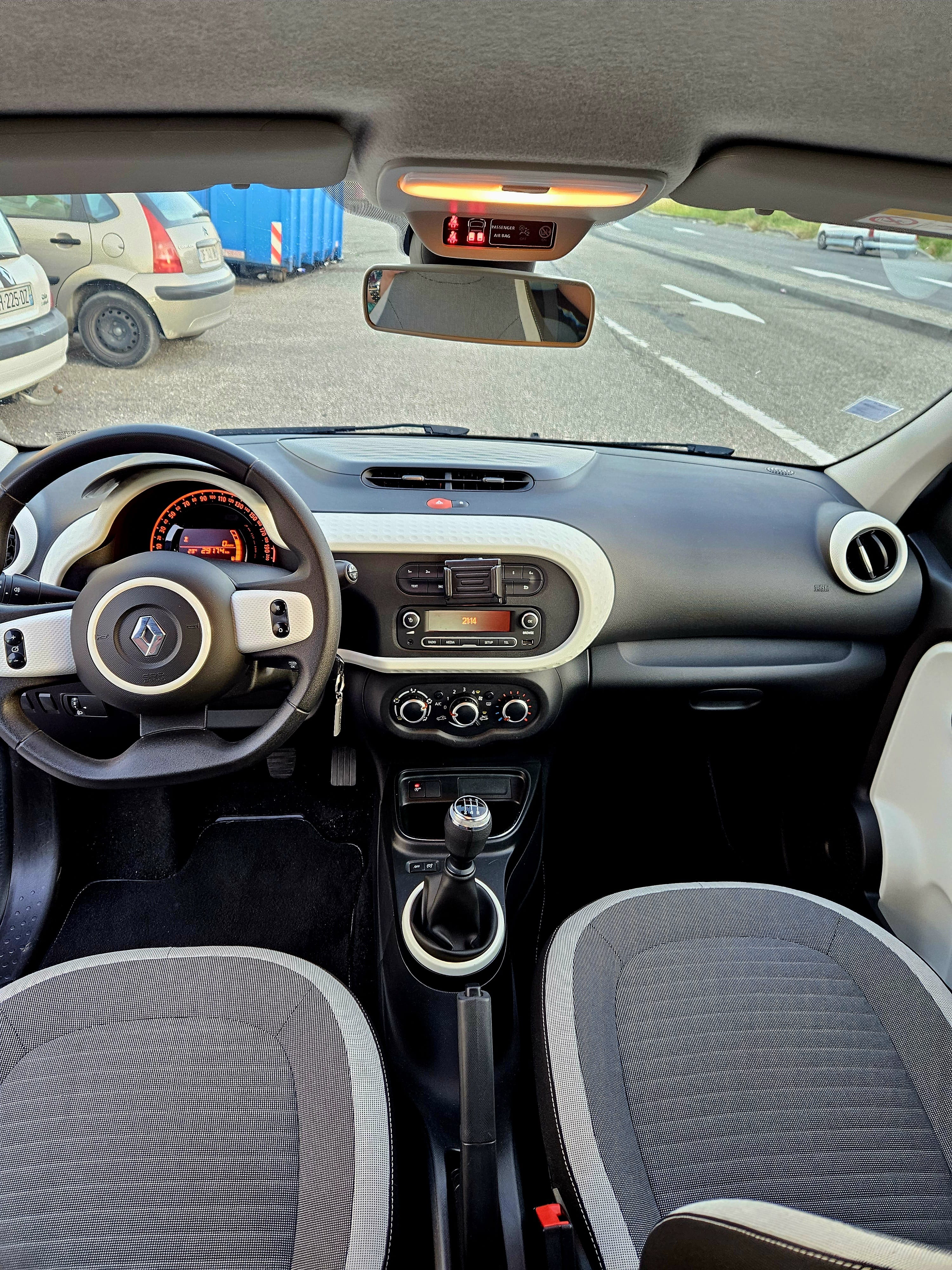 Renault Twingo III avec Entrée audio / iPod
