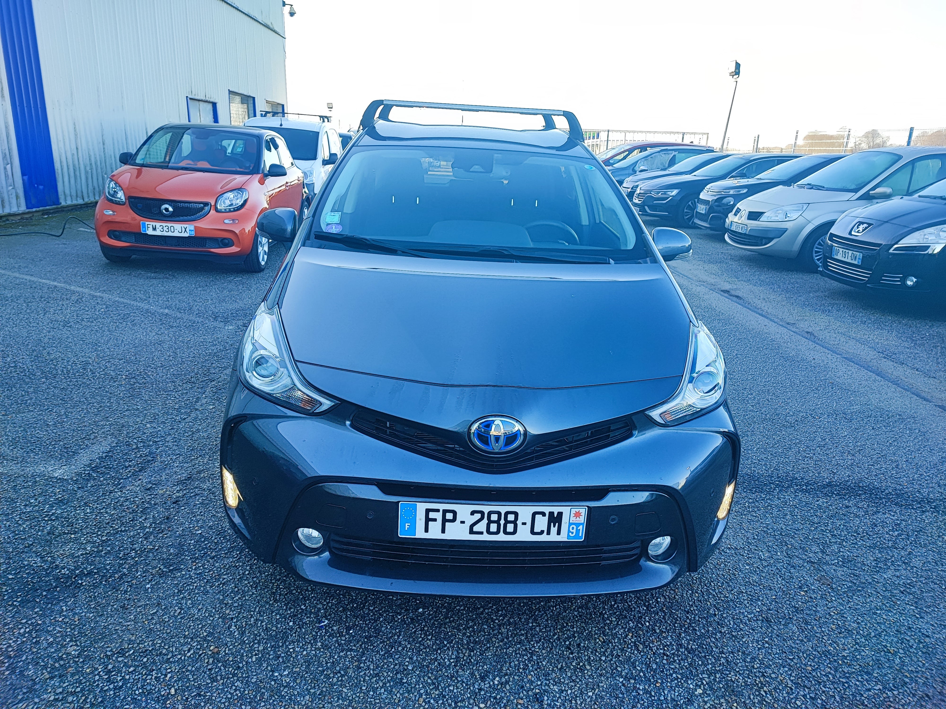 Toyota Prius +, 2020, Essence 95 / Électrique (hybride), automatique, 7 places