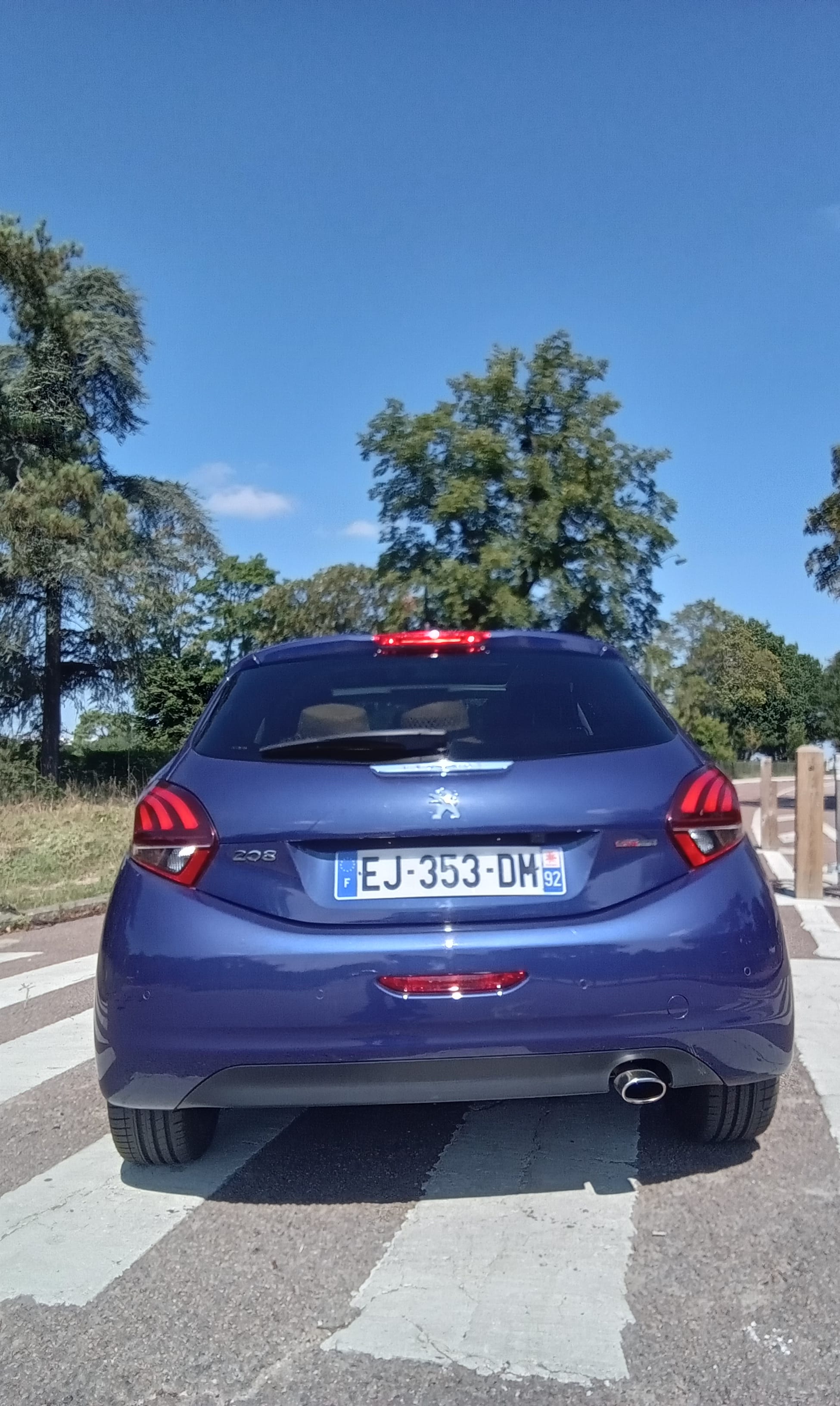 Peugeot 208 GT Line avec GPS