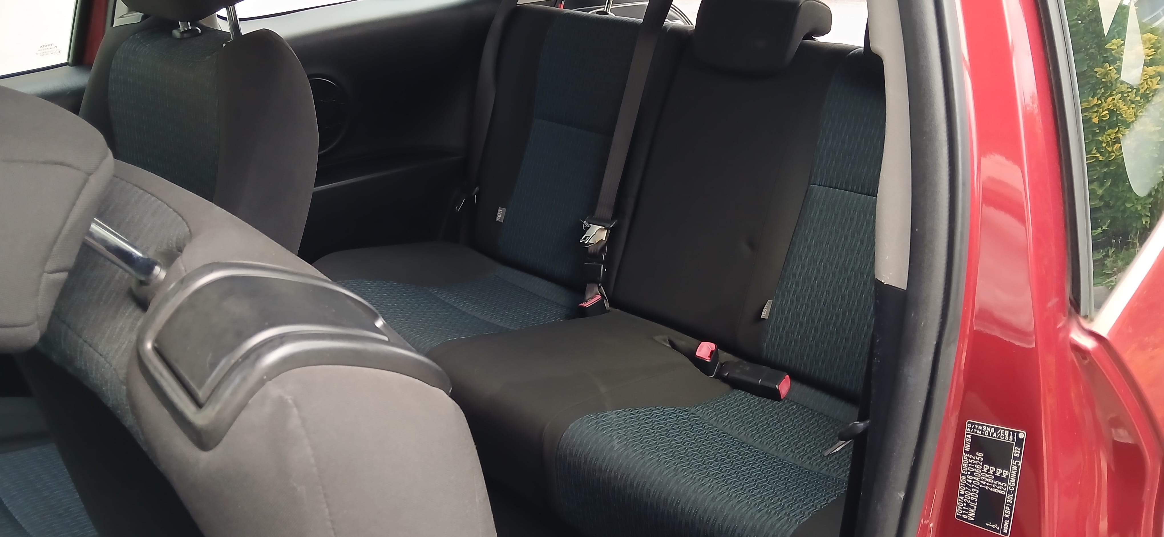 Toyota Yaris 3-Door L avec Pneus neige