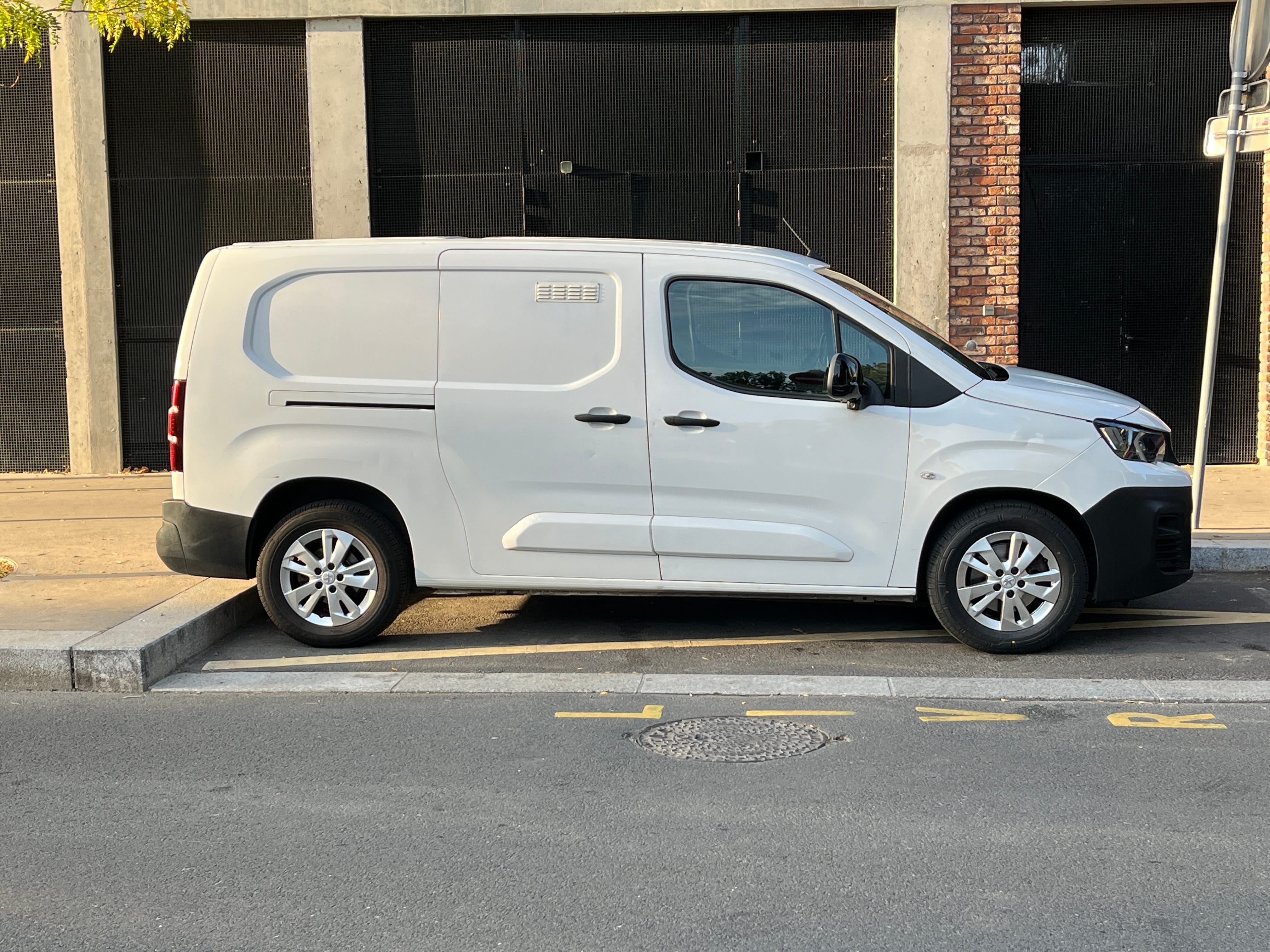 Peugeot Partner avec GPS