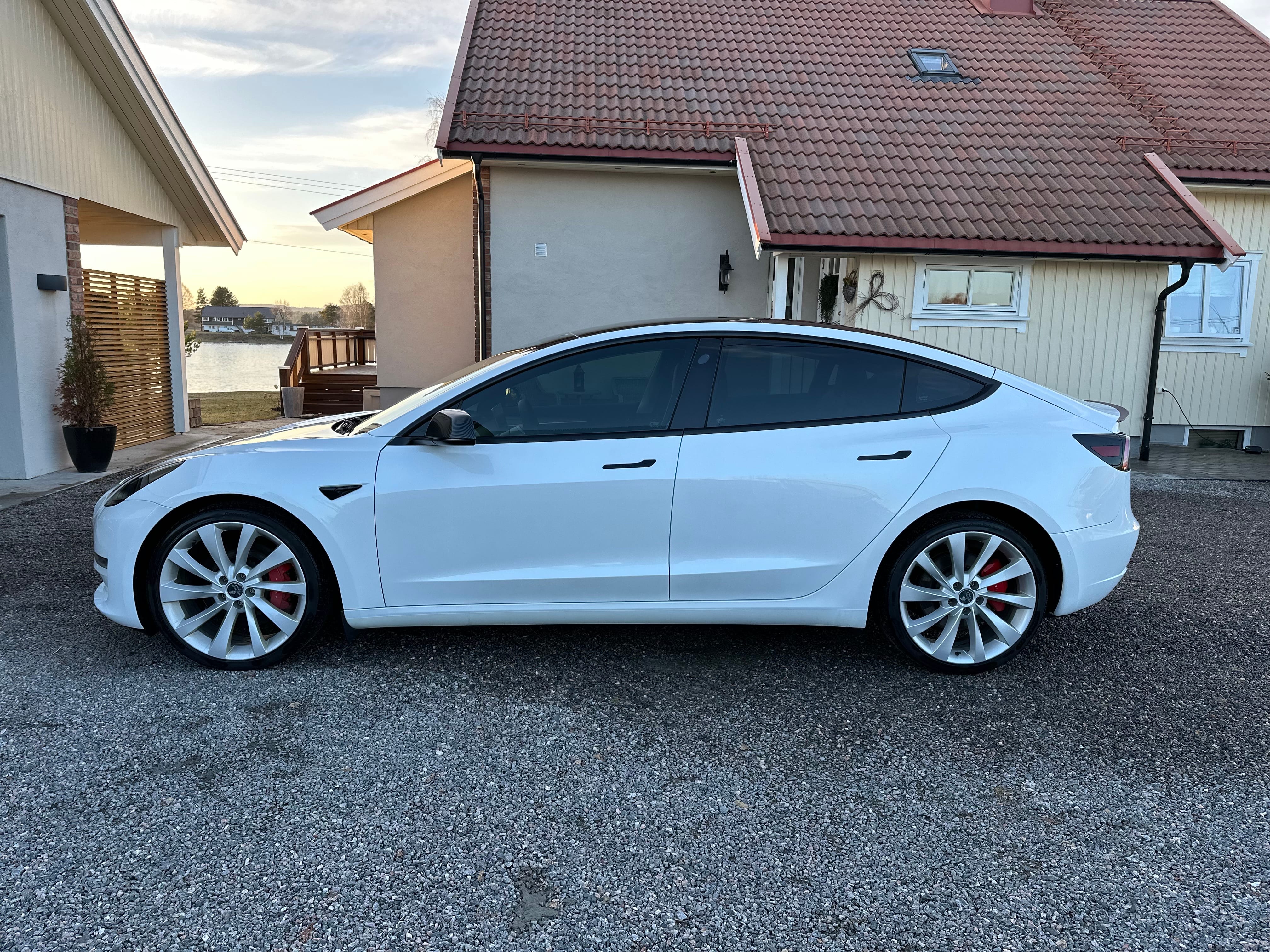 Tesla Model 3 Performance med Aircondition