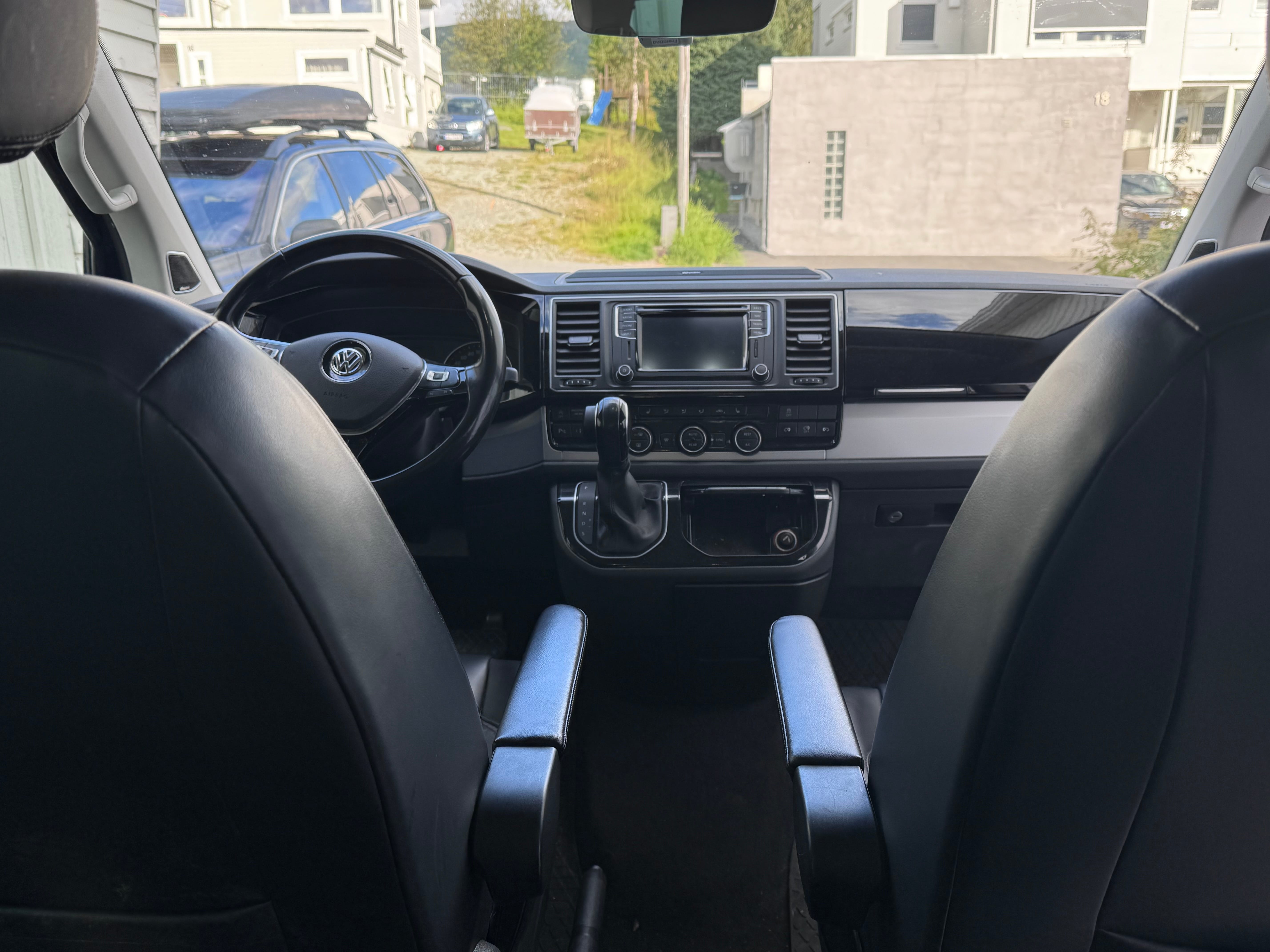 Volkswagen Multivan mit Navigationsgerät