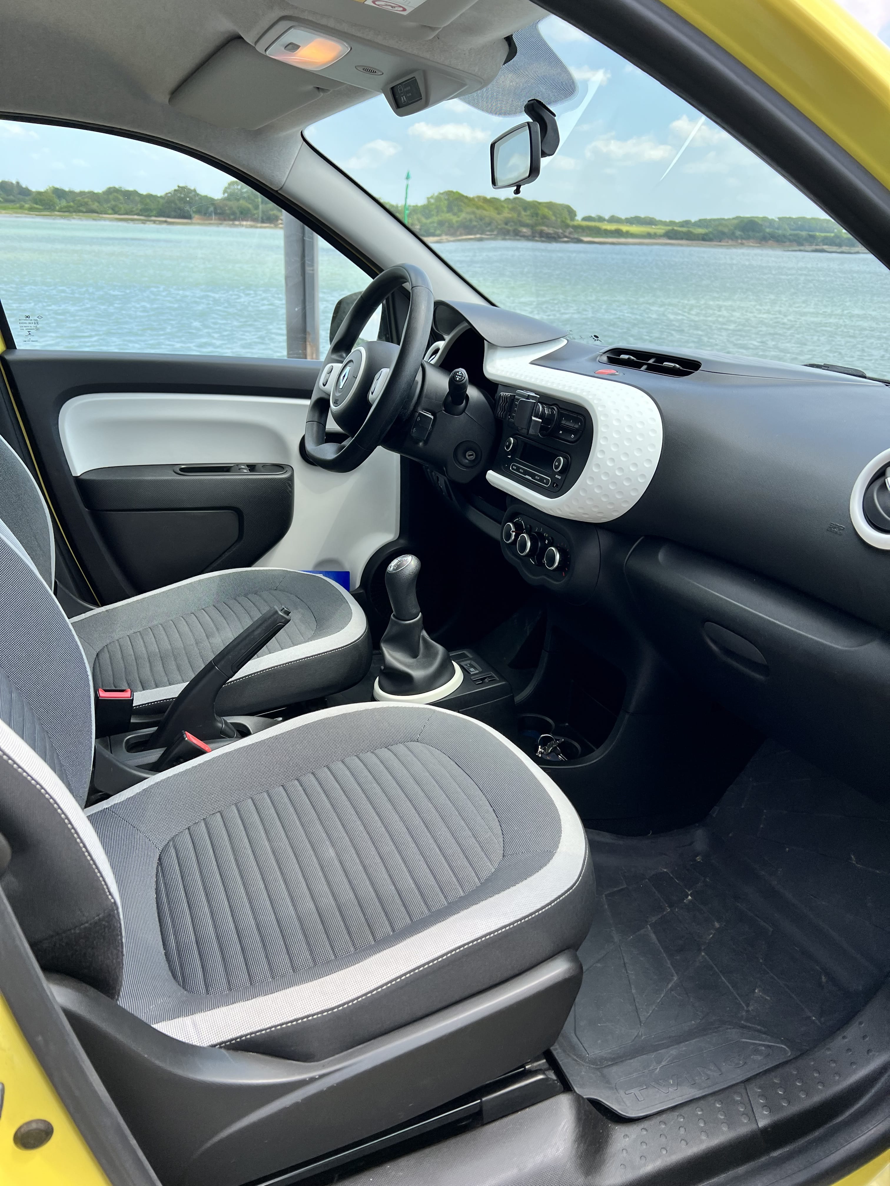 Renault Twingo III 1.0 71ch Essence - Clim/Limiteur de vitesse avec Audio Bluetooth