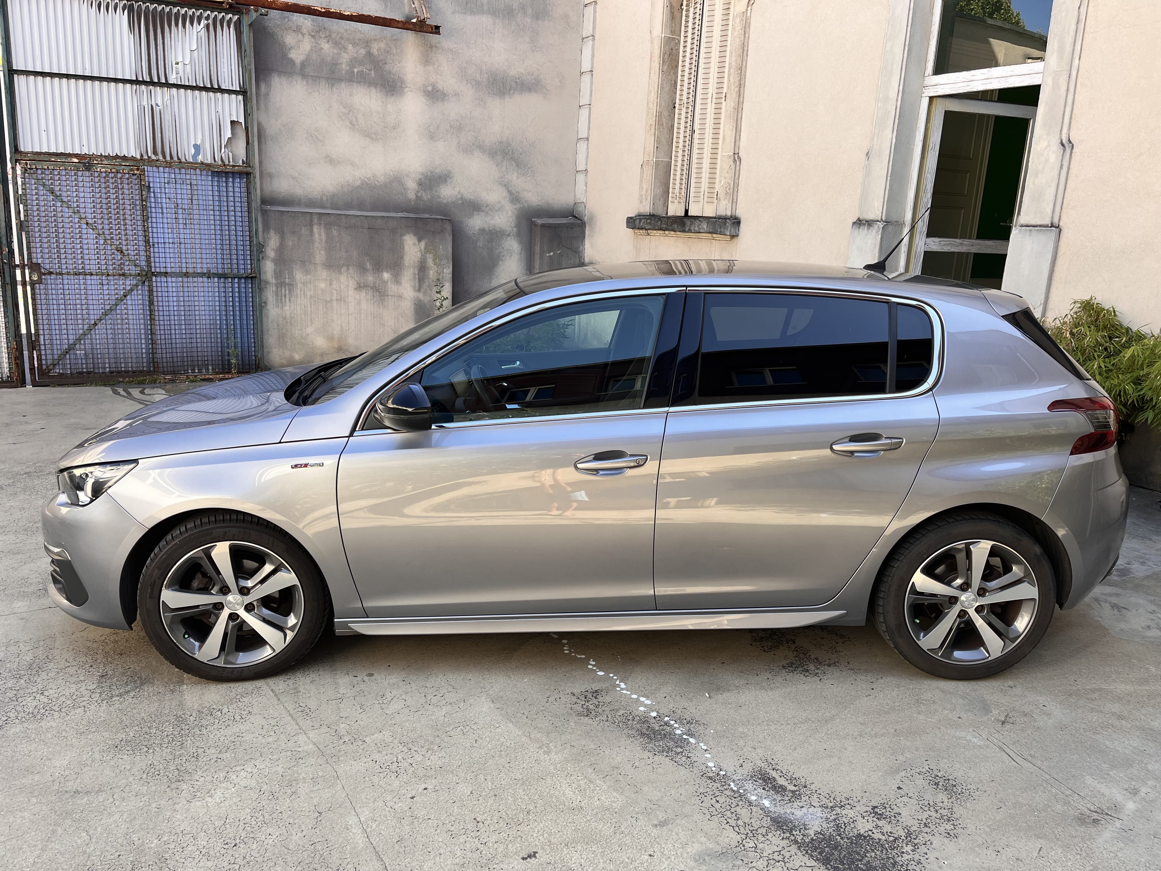 Peugeot 308 GT avec Climatisation