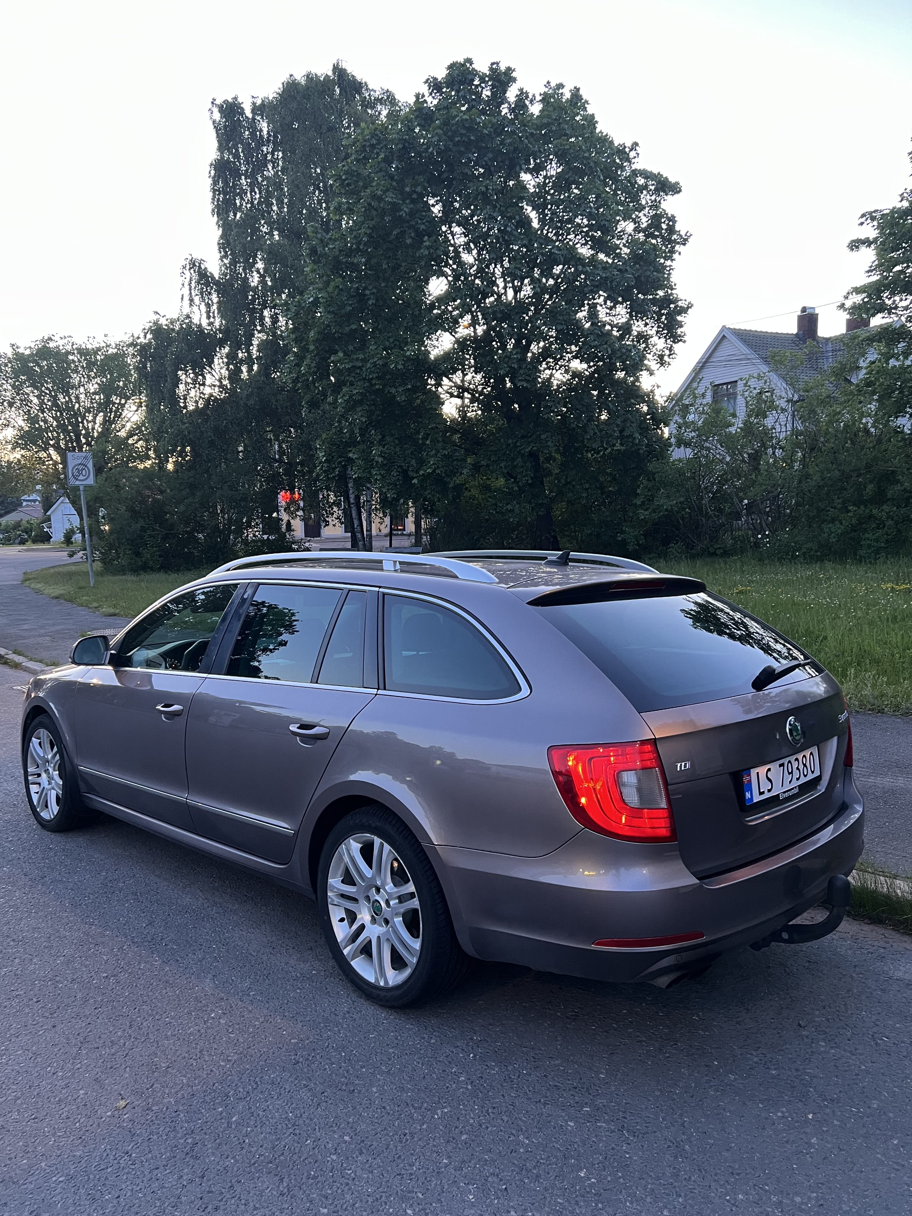 Skoda Superb 2.0 Disel Automatic - Panorama Full Package, 2013, Diesel, automatisk