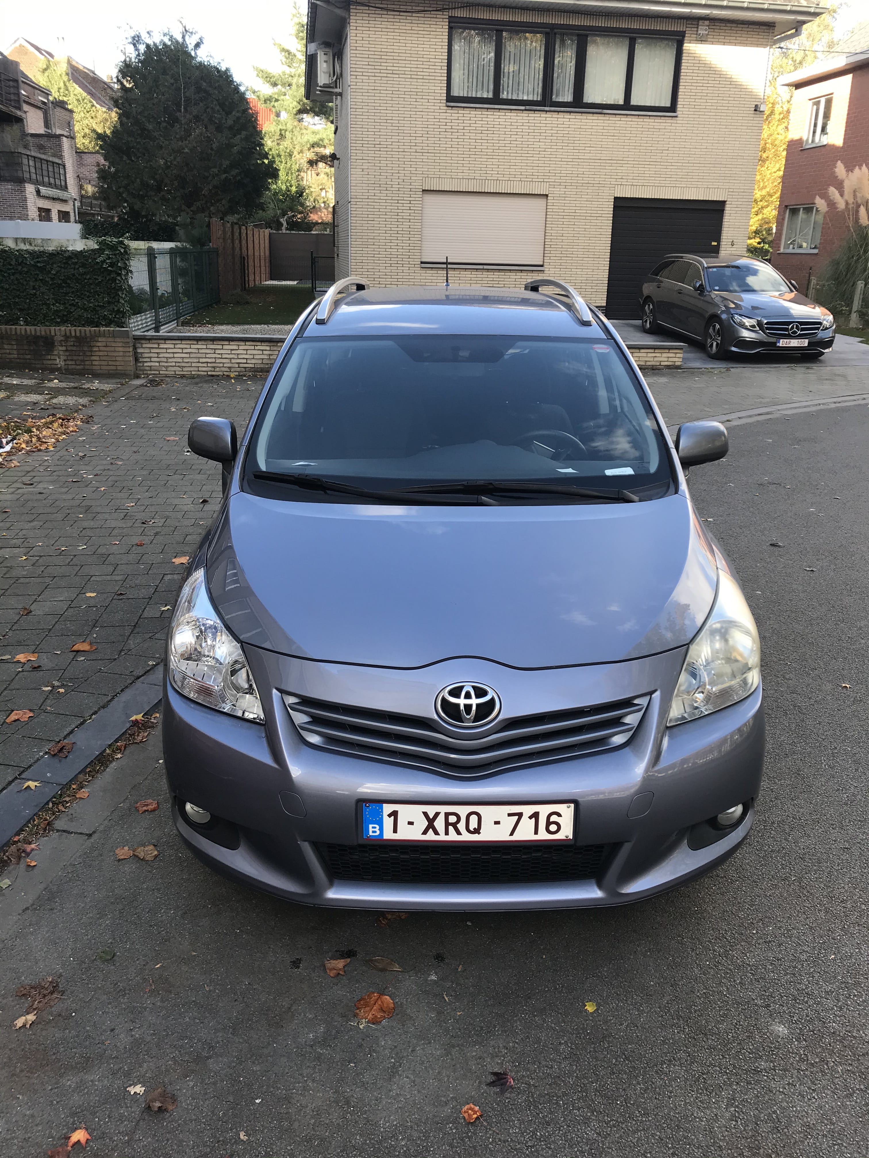Toyota Verso 1.8 essence, 2010, Euro 95 (E10), automatique, 7 places