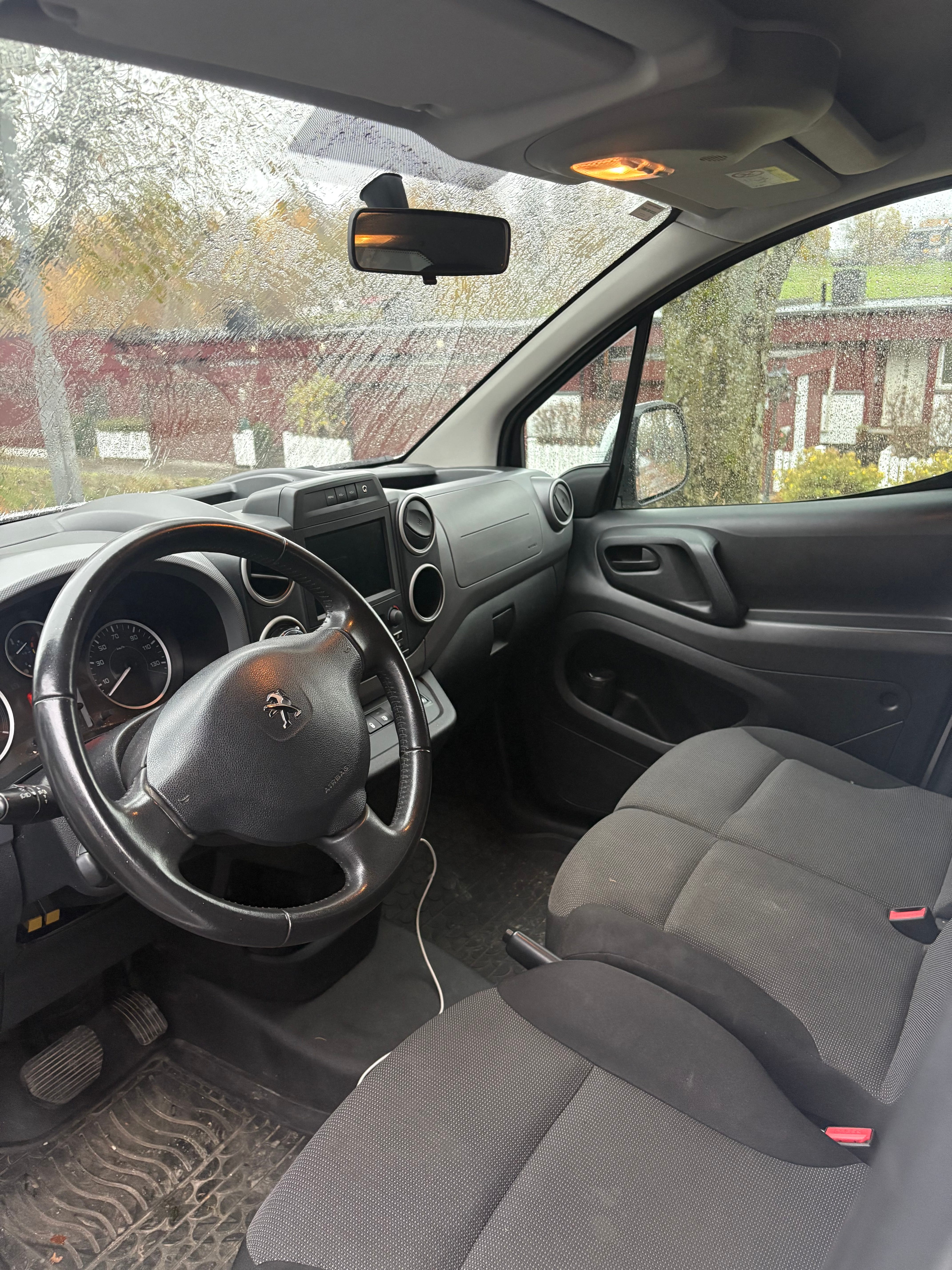 Peugeot Partner Varebil El med Apple CarPlay