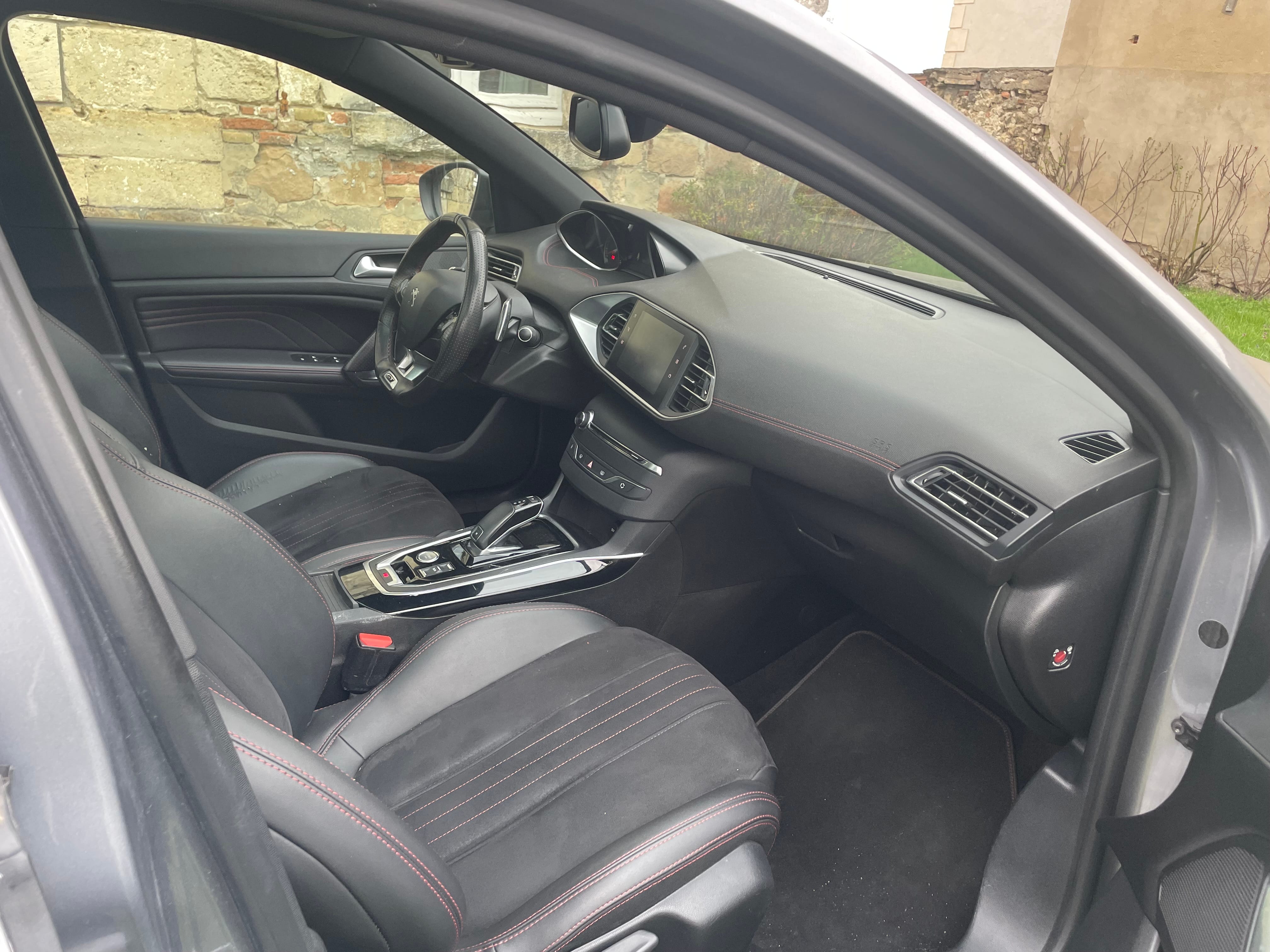 Peugeot 308 GT 180 EAT8 with Cruise control