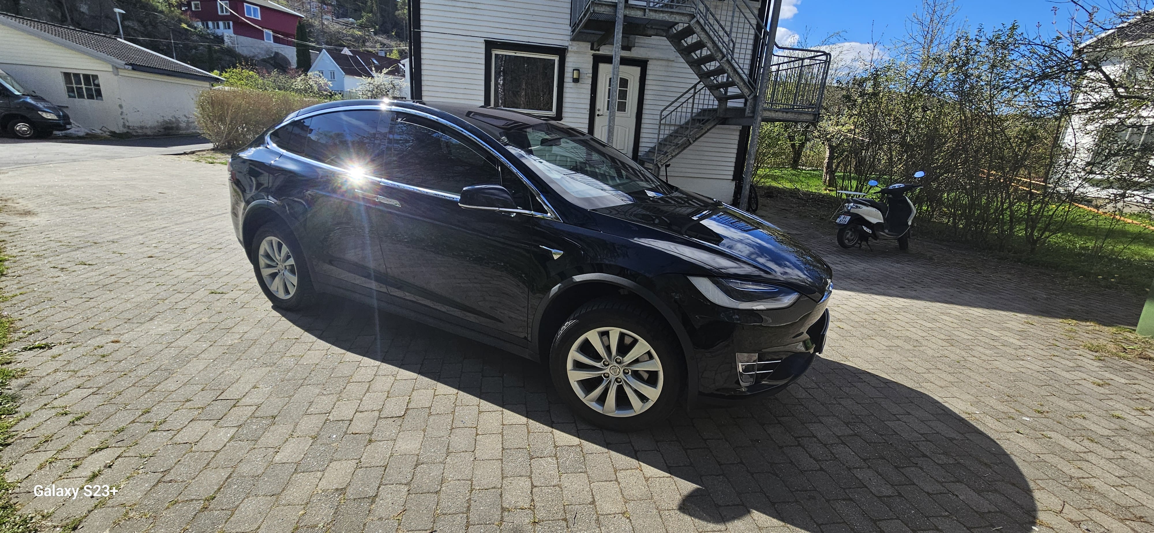 Tesla Model X 75D med Cruisekontroll