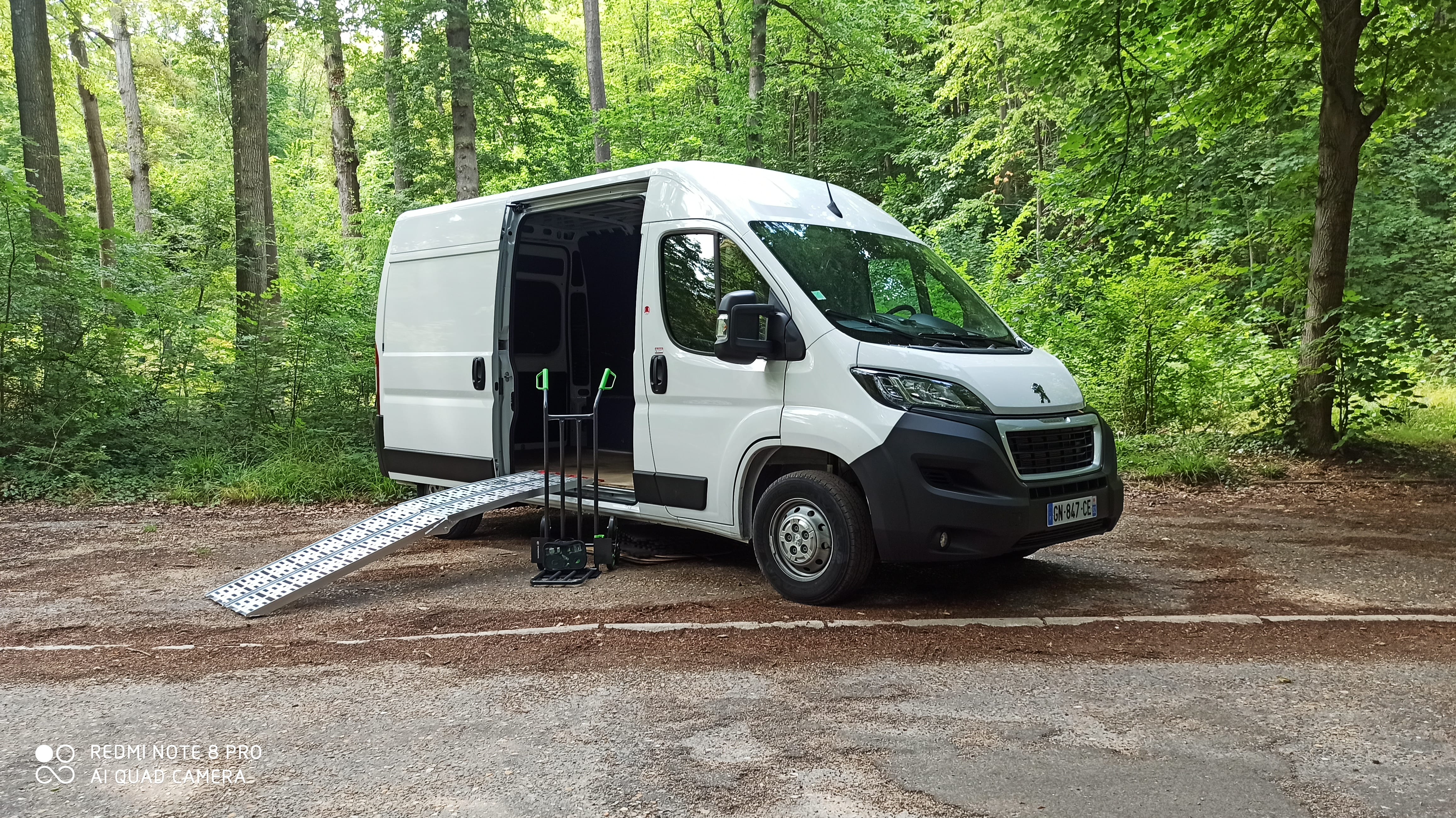 Peugeot Boxer avec diable et rampes, 2023, Diesel