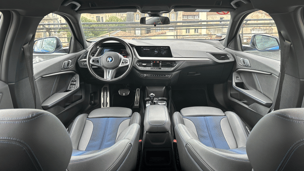 BMW Série 1 M Sport BLEU avec GPS