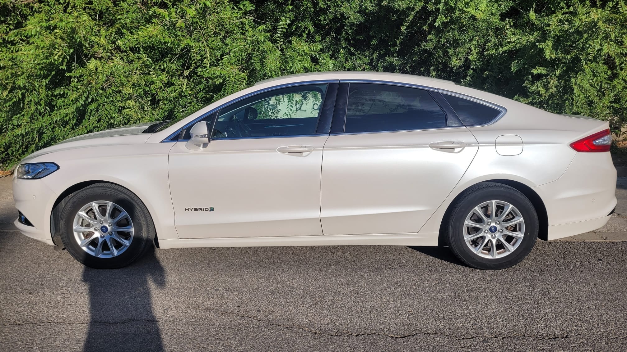Ford Mondeo Híbrido con Aire acondicionado