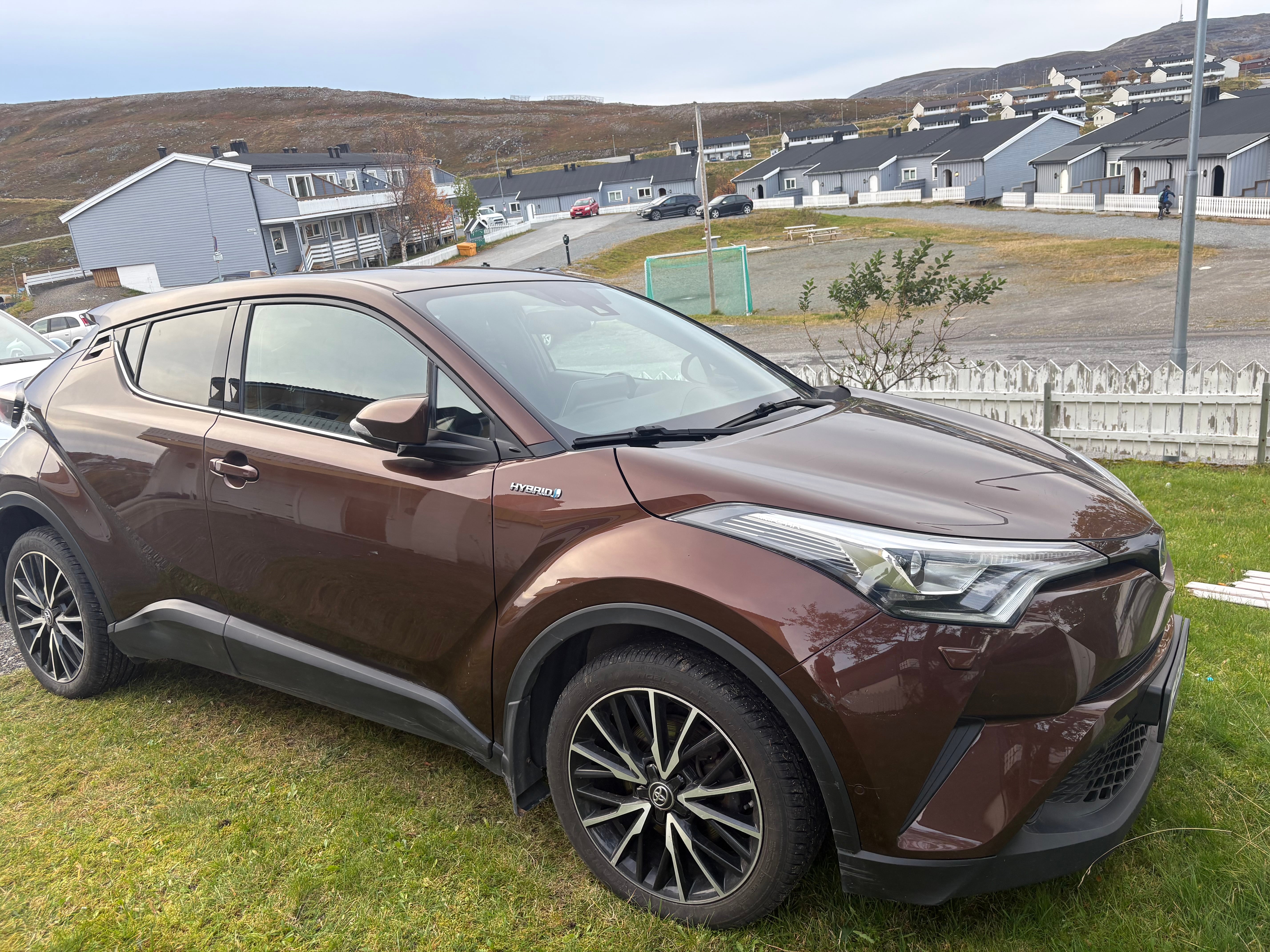 Toyota C-HR Hybrid med Bilradio