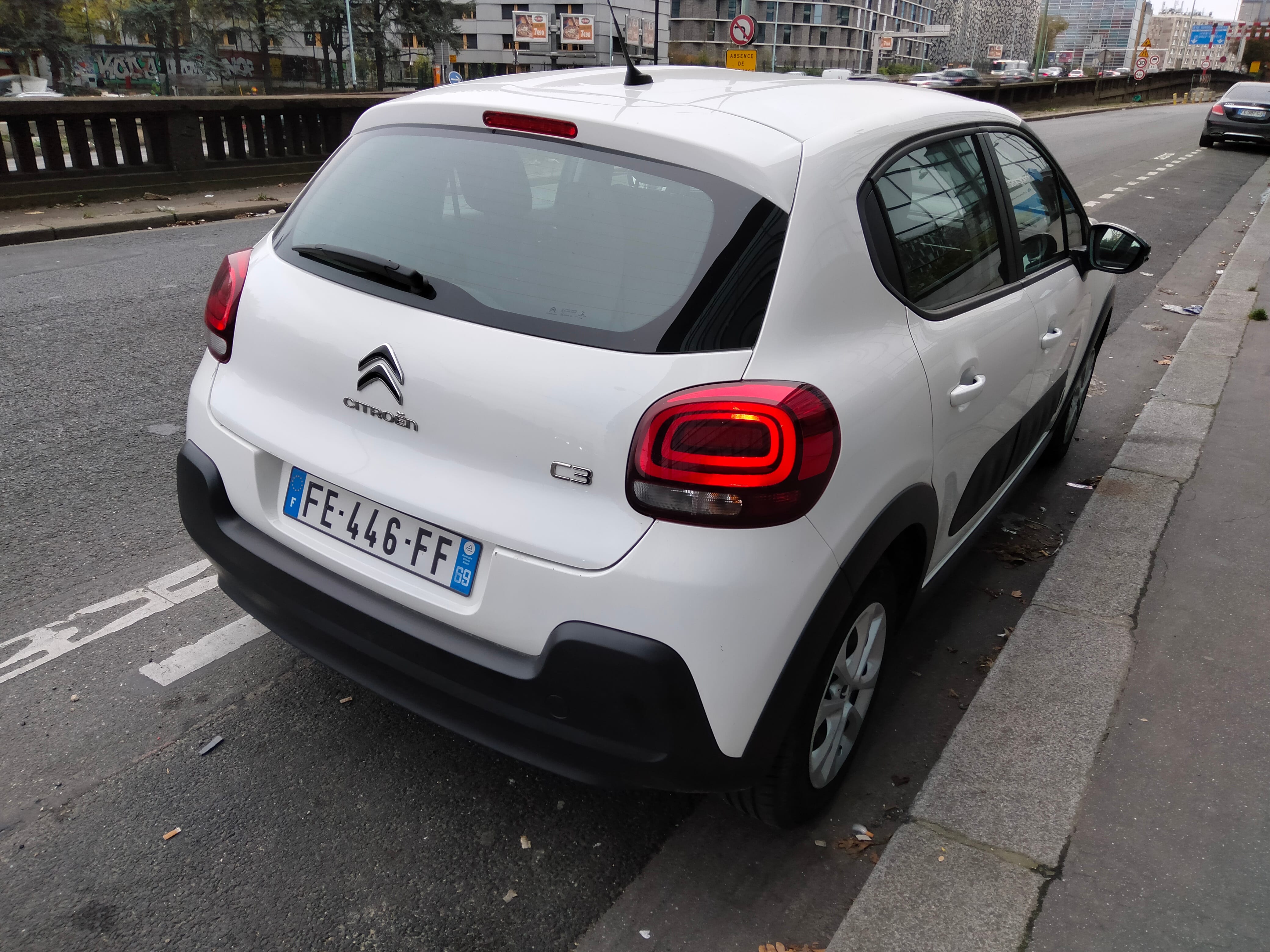 Citroen C3 • Paris 14 / Porte d'Orleans• Business-Loisir with Cruise control