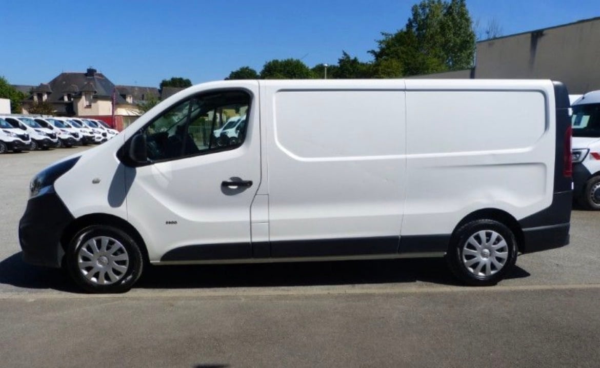Opel Vivaro Avec diable avec Climatisation