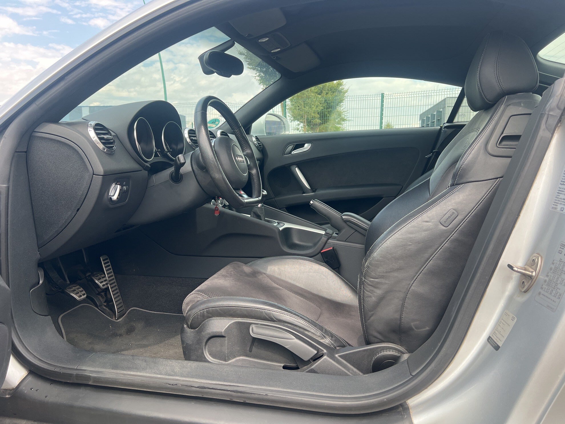 Audi TT avec Autoradio