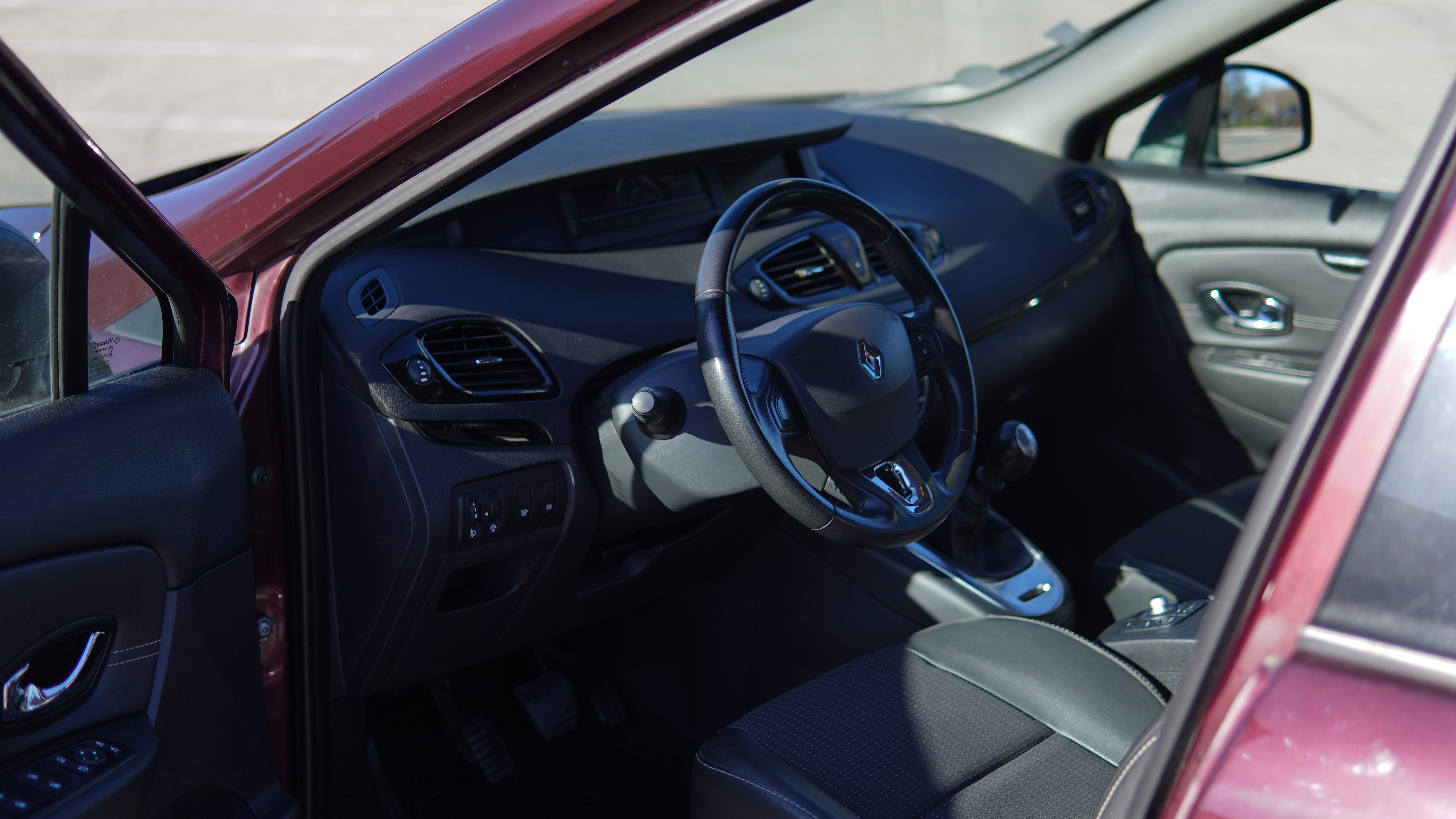 Renault Grand Scenic 1.5 dci avec GPS