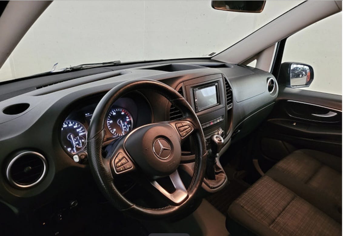 Mercedes-Benz Vito with Bluetooth audio