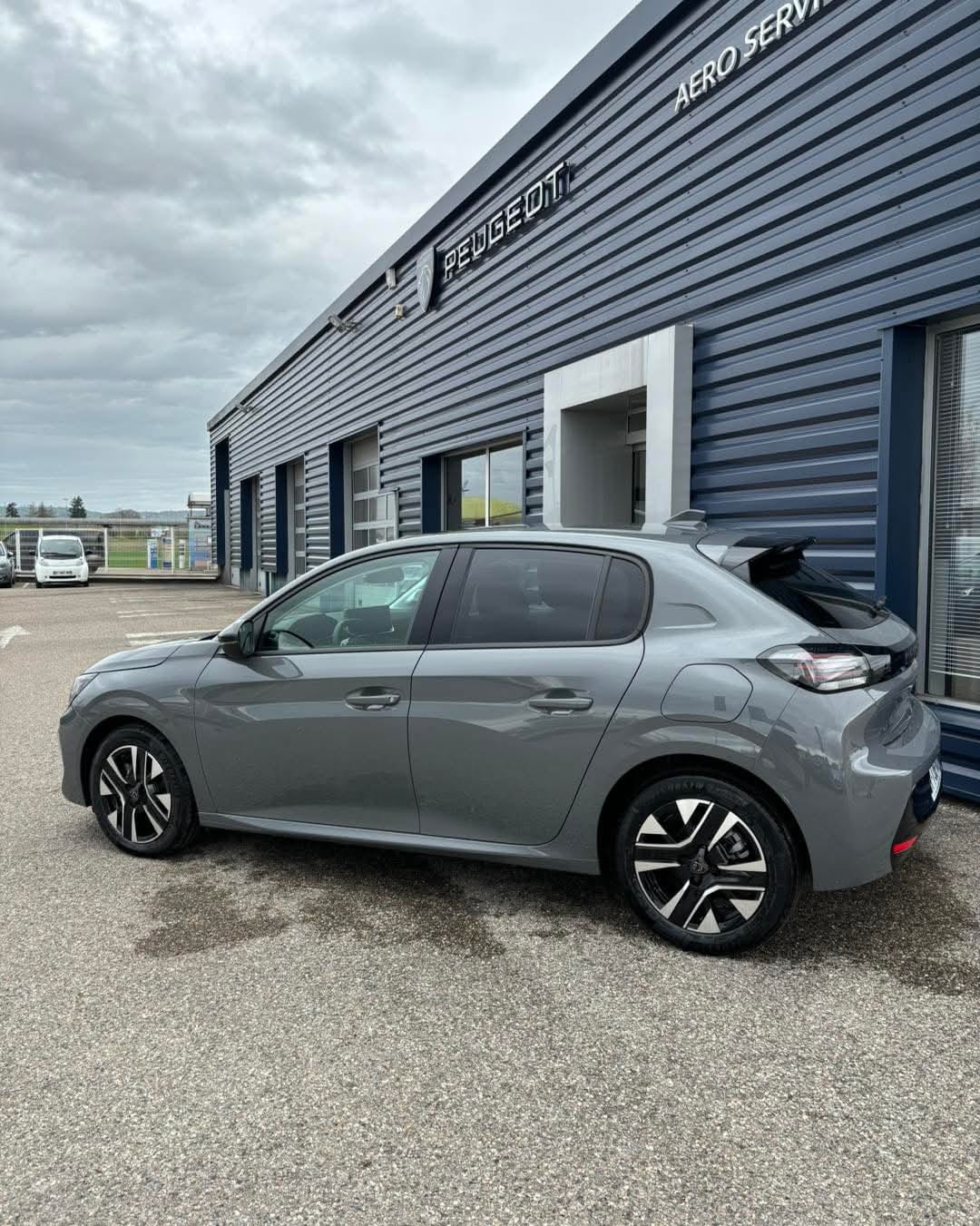 Peugeot 208 avec Apple CarPlay