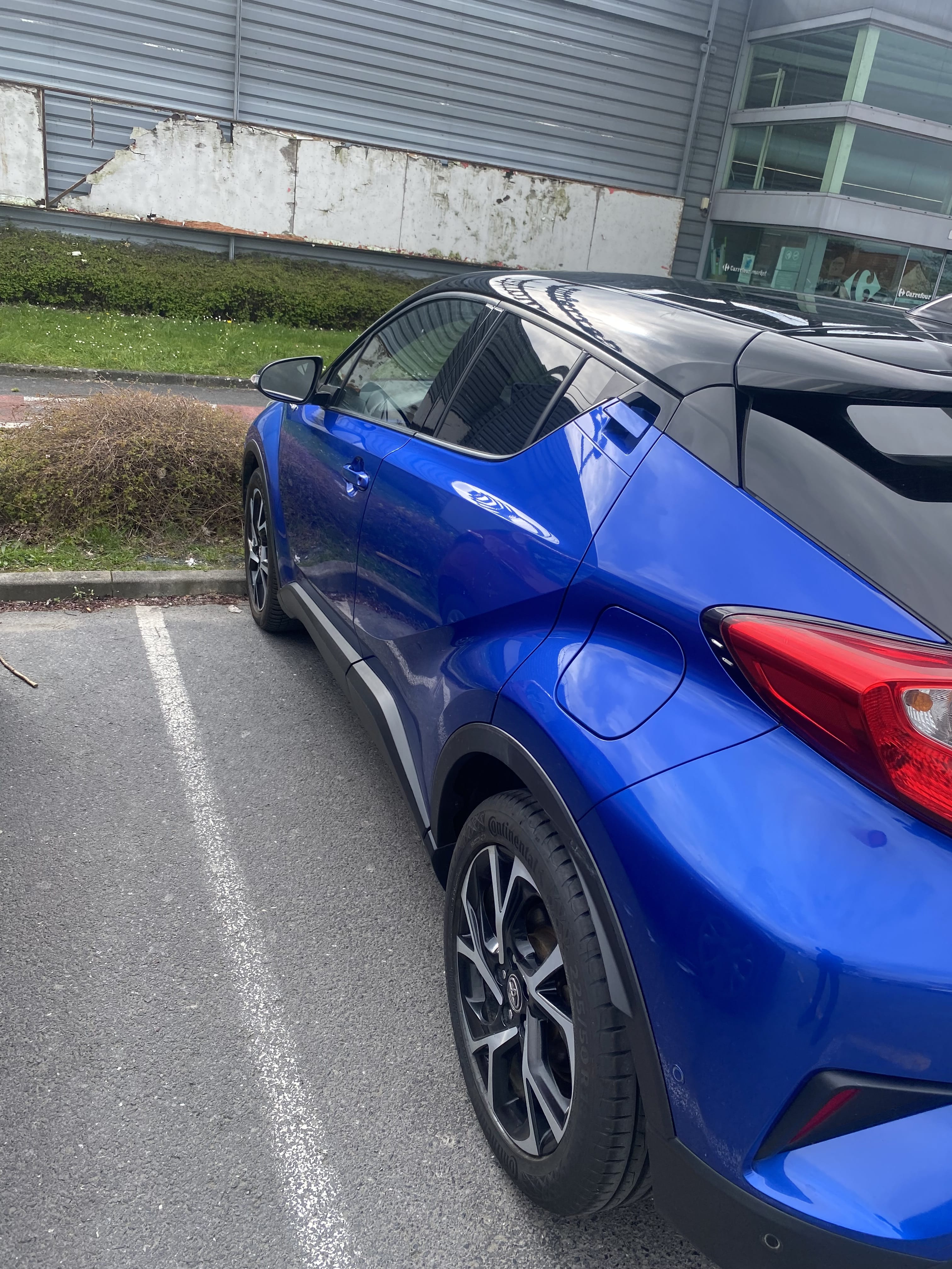 Toyota C-HR Hybrid avec Climatisation