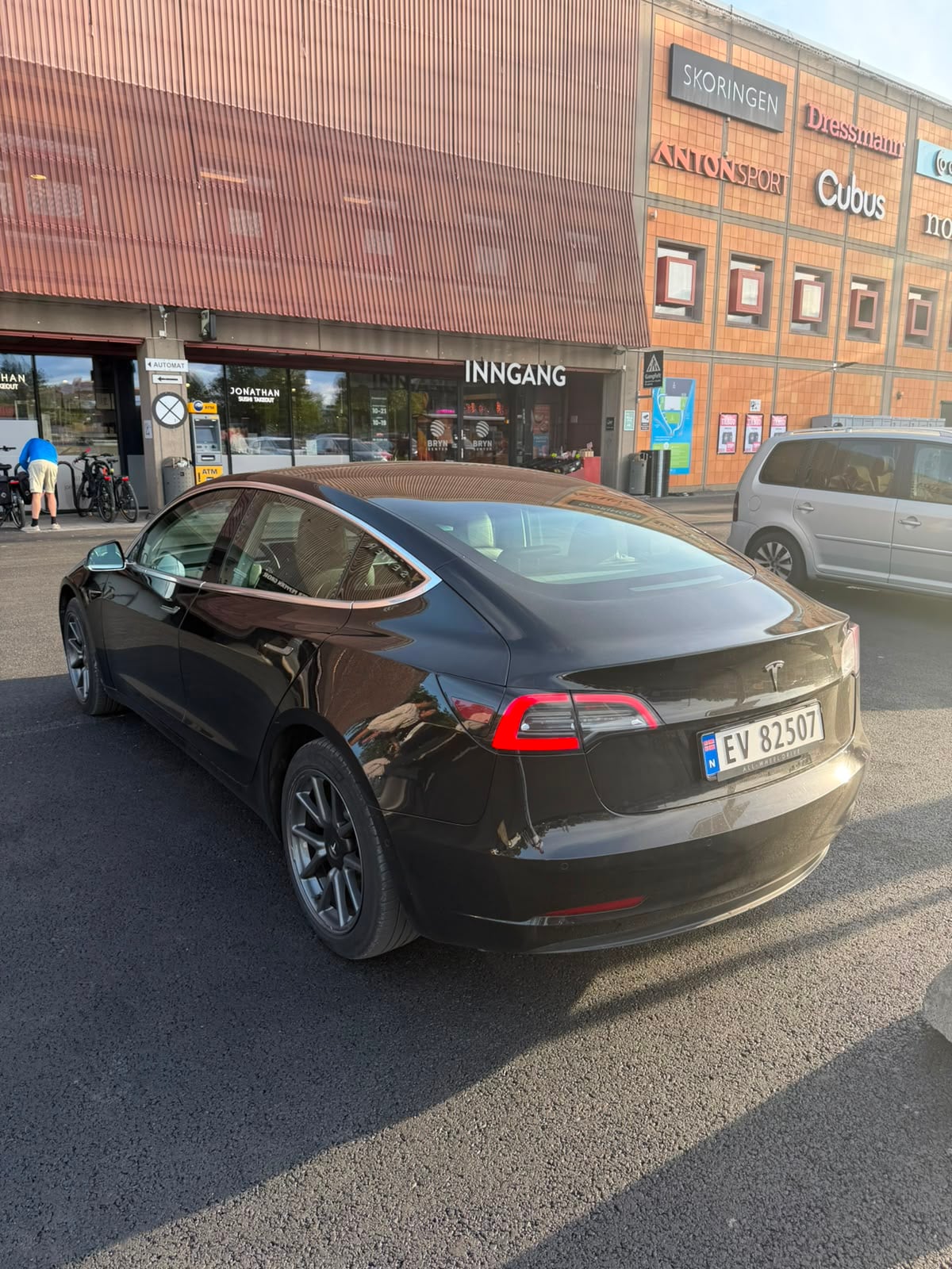 Tesla Model 3 Standard Range Plus med Ryggekamera