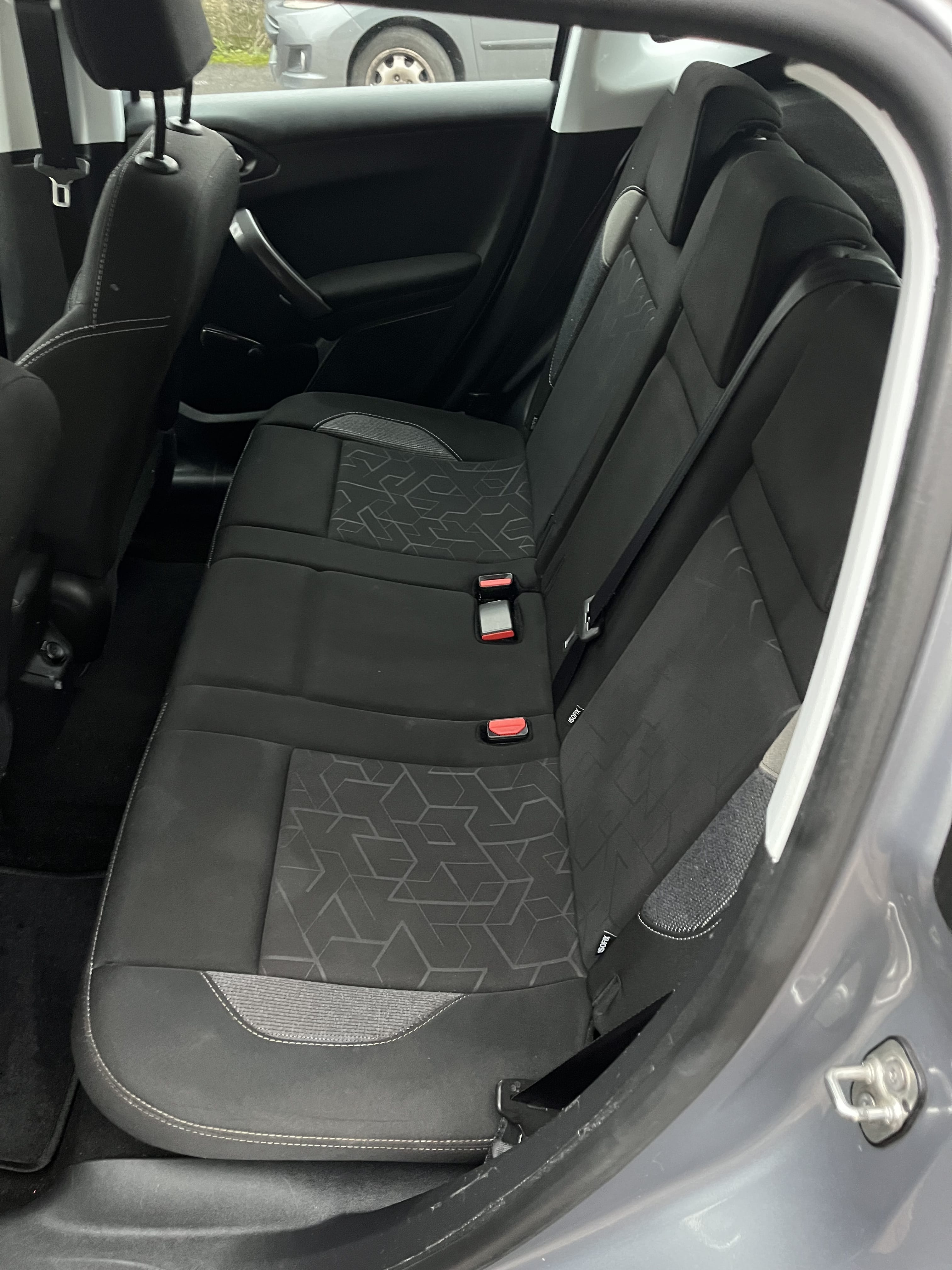 Peugeot 2008 avec Entrée audio / iPod