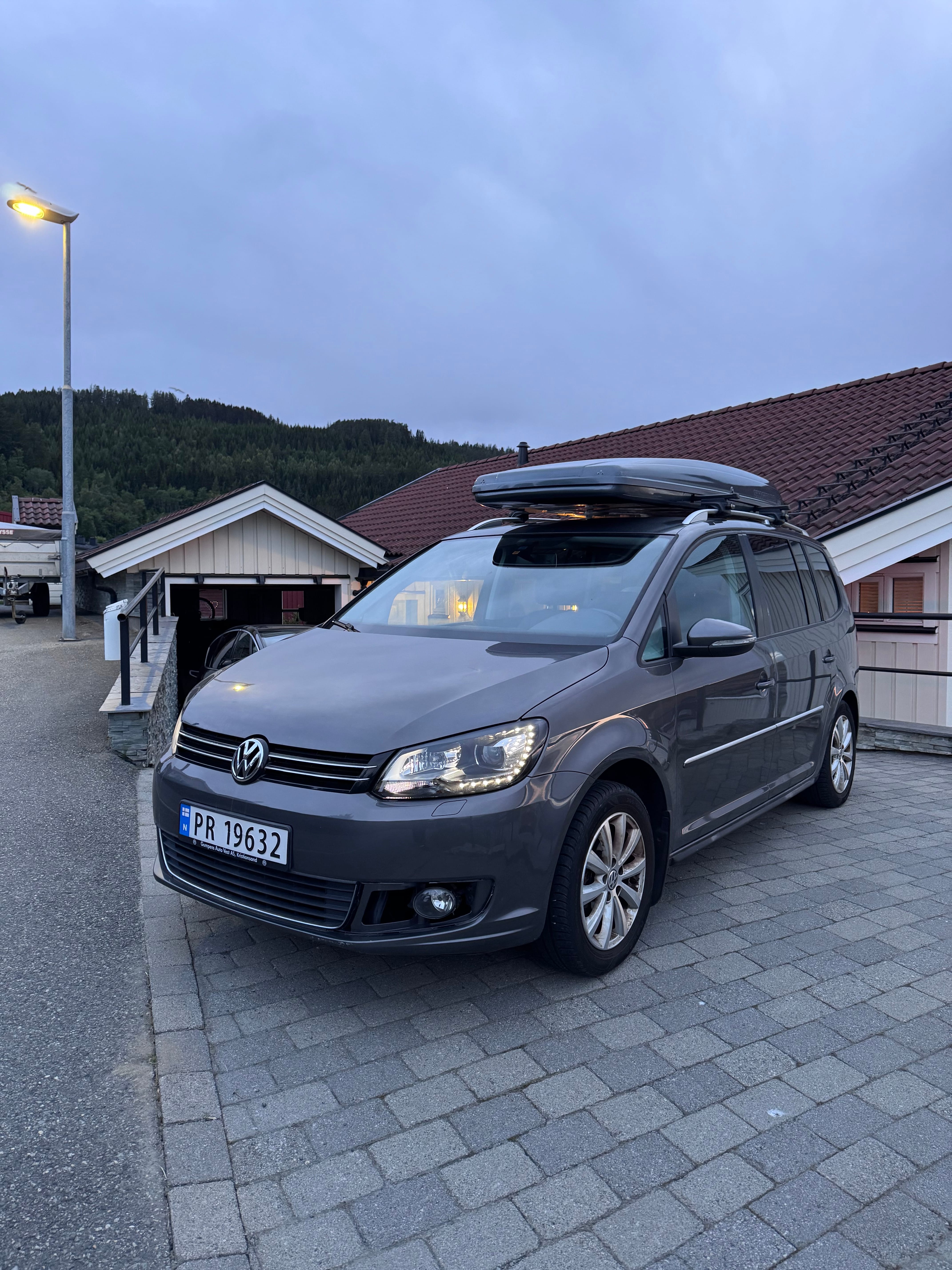 Volkswagen Touran, 2013, Diesel, automatisk, 7 seter