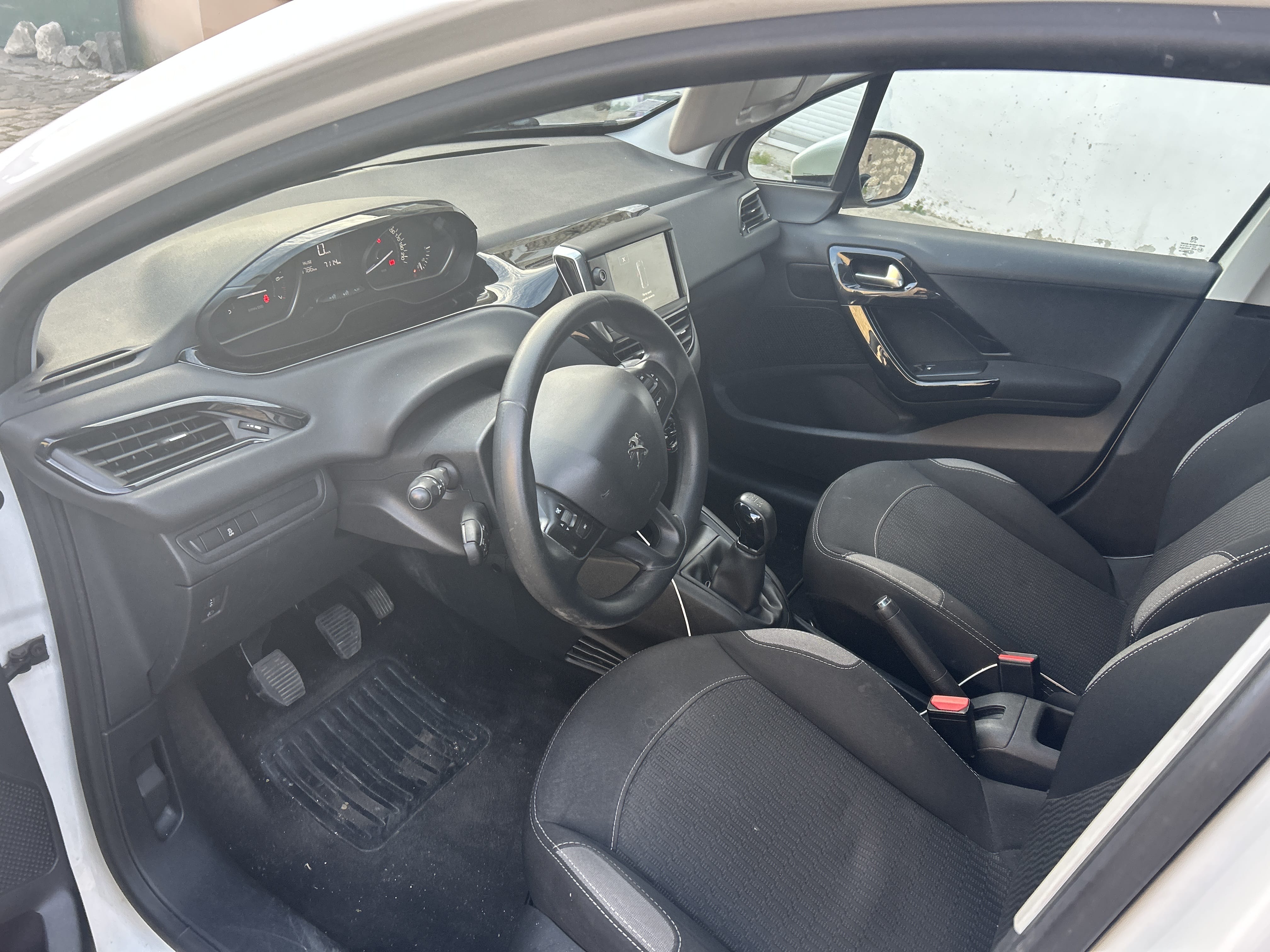 Peugeot 208 avec Port USB