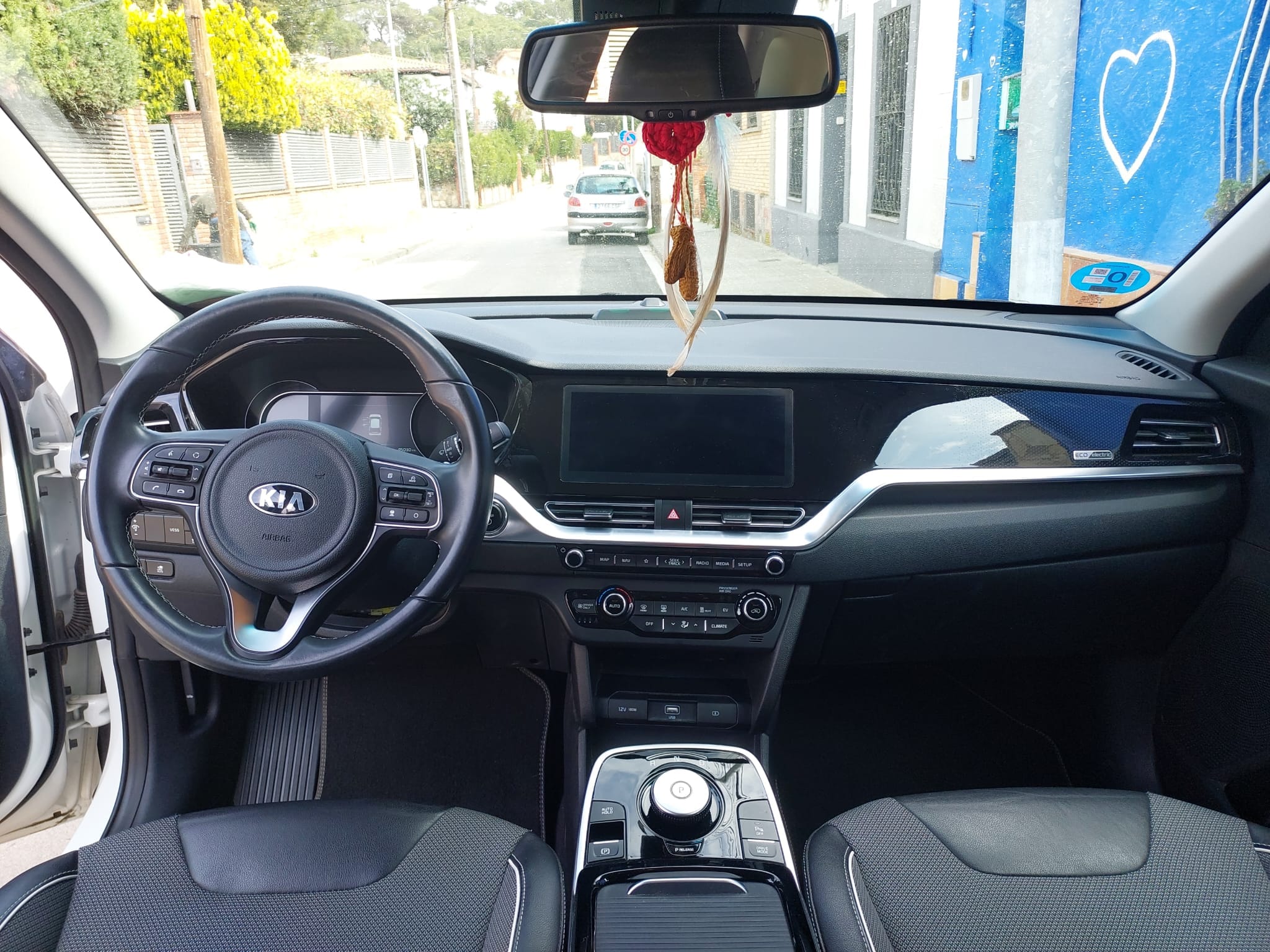 Kia e-Niro 64kwh, 450km autonomía, asistente conducción. Hola :-) con GPS