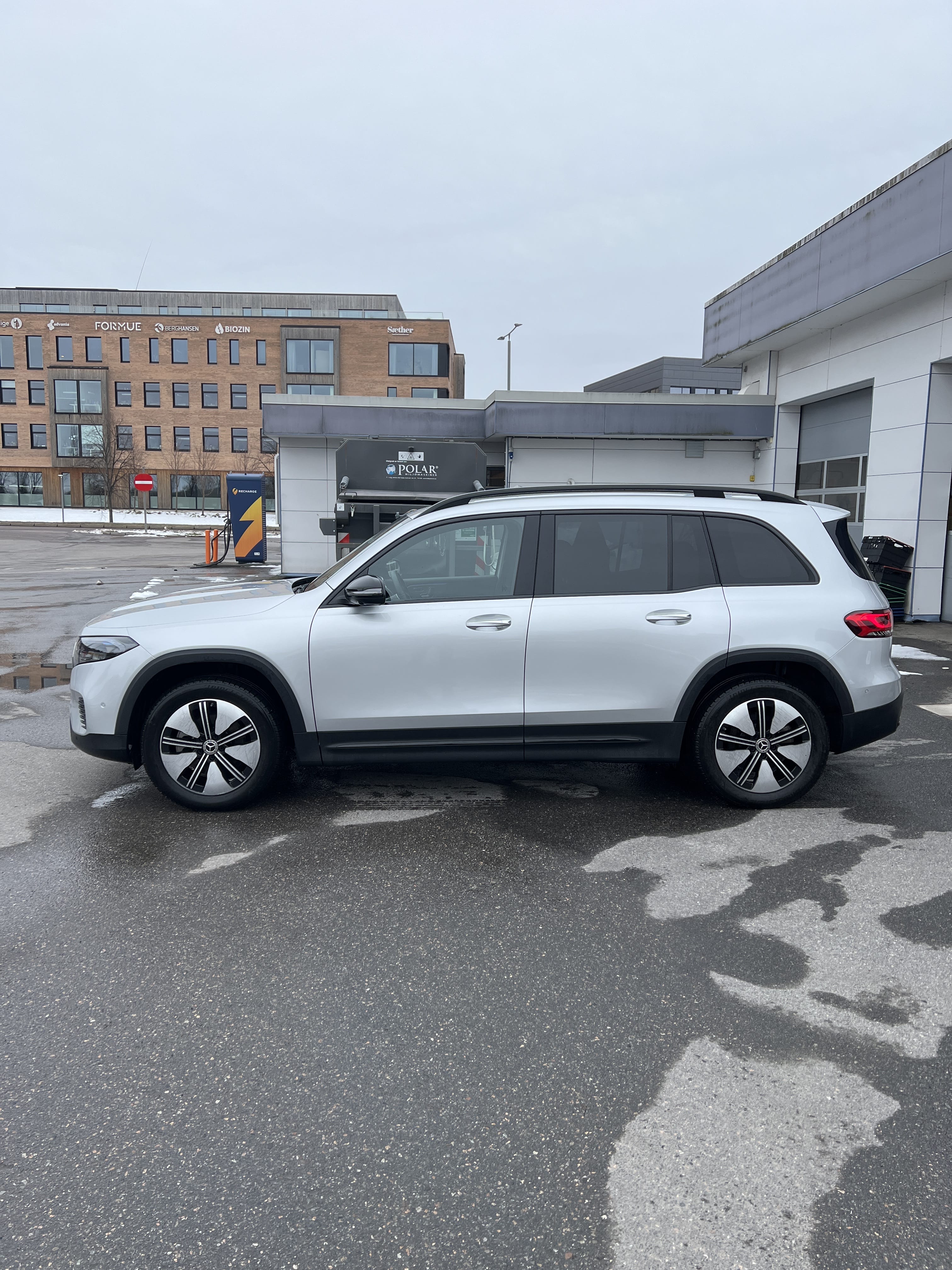 Mercedes-Benz EQB med Aircondition