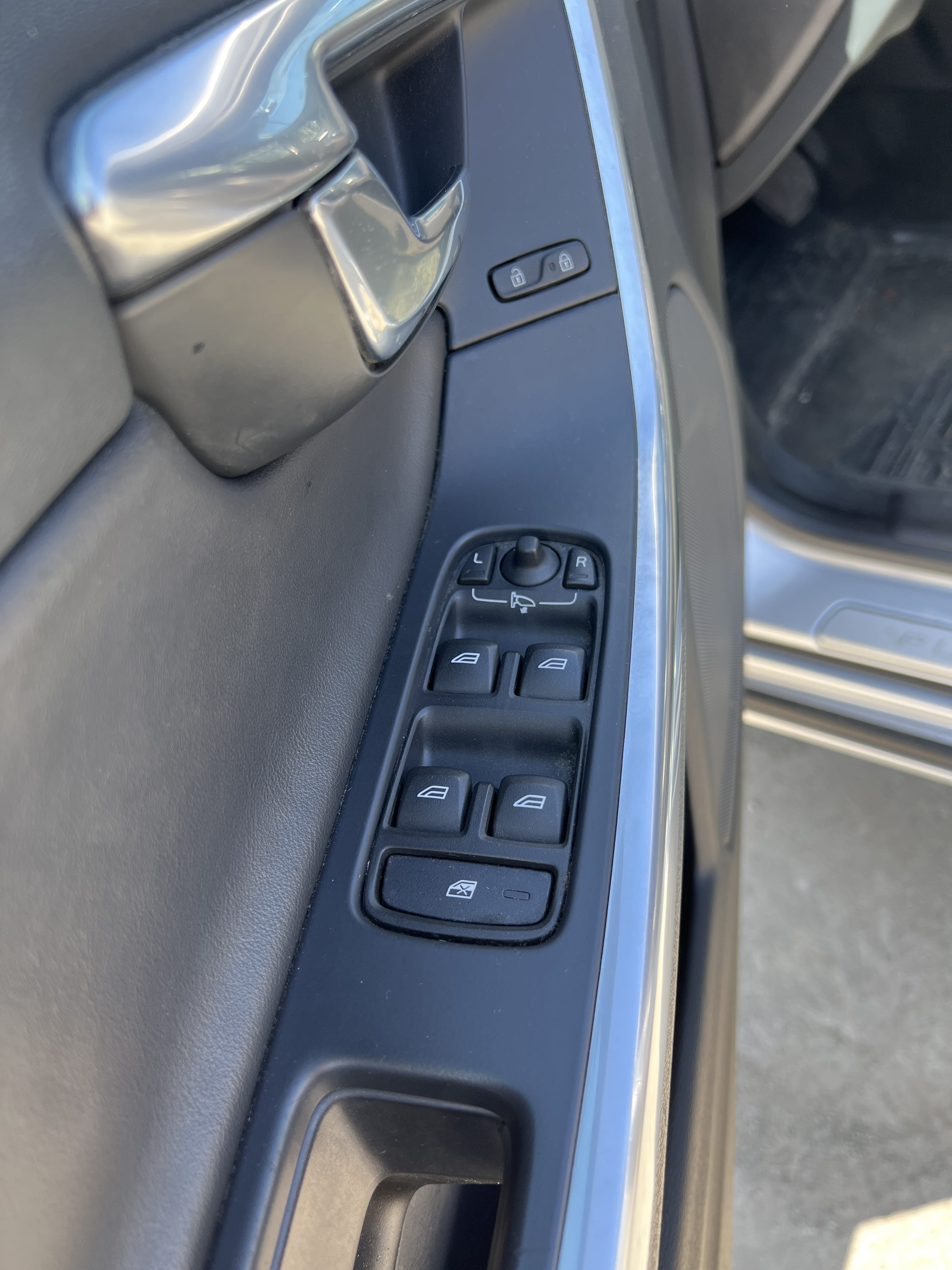 Volvo V60 Plug-in Hybrid 4AWD D6 med Bluetooth audio