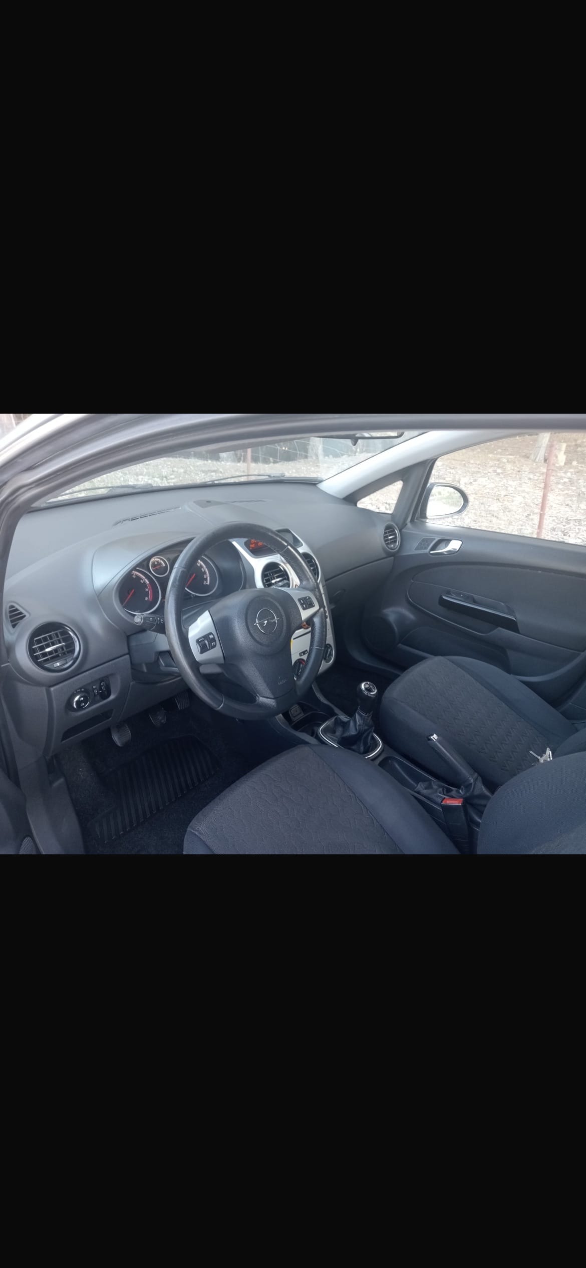 Opel Corsa con Radio 