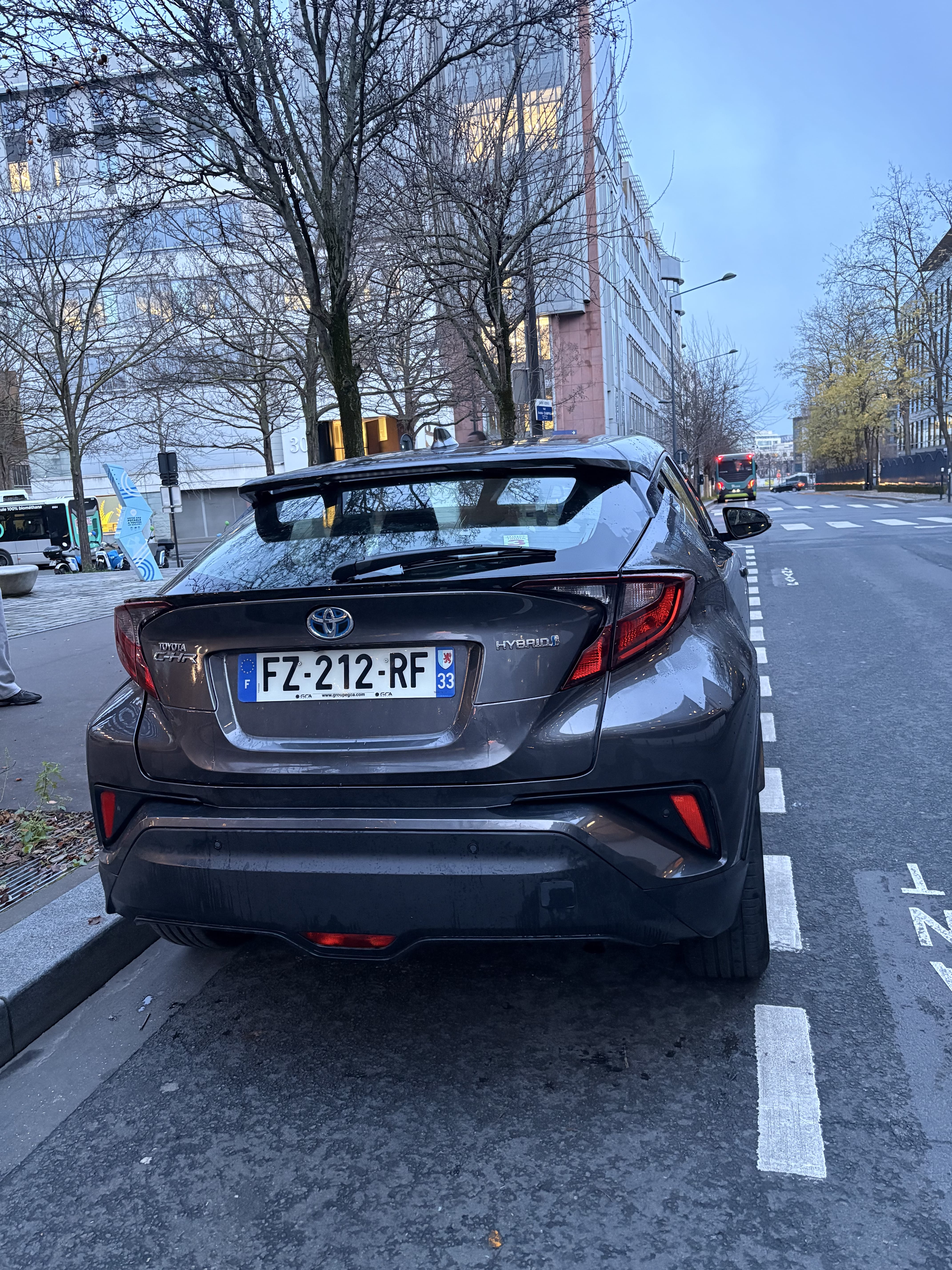 Toyota C-HR Hybrid avec Entrée audio / iPod