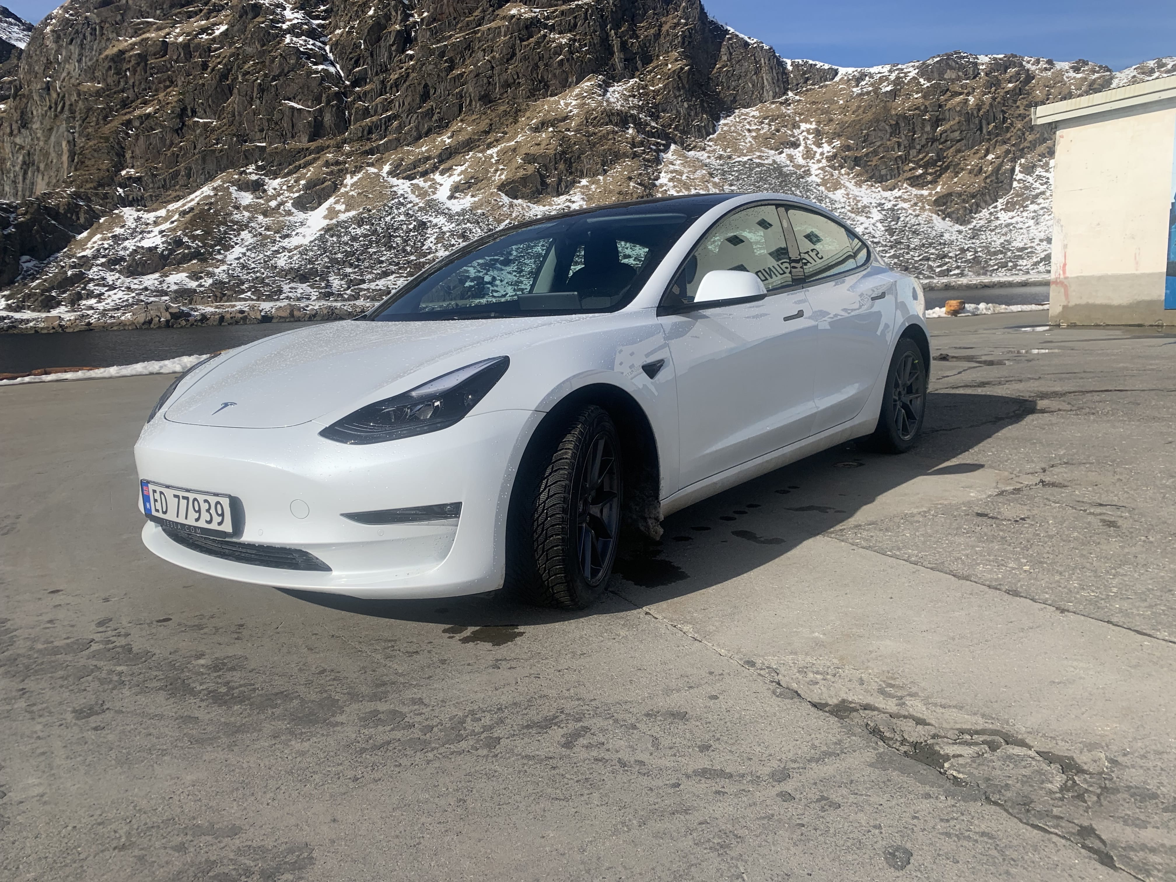 Tesla Model 3 med Vinterdekk