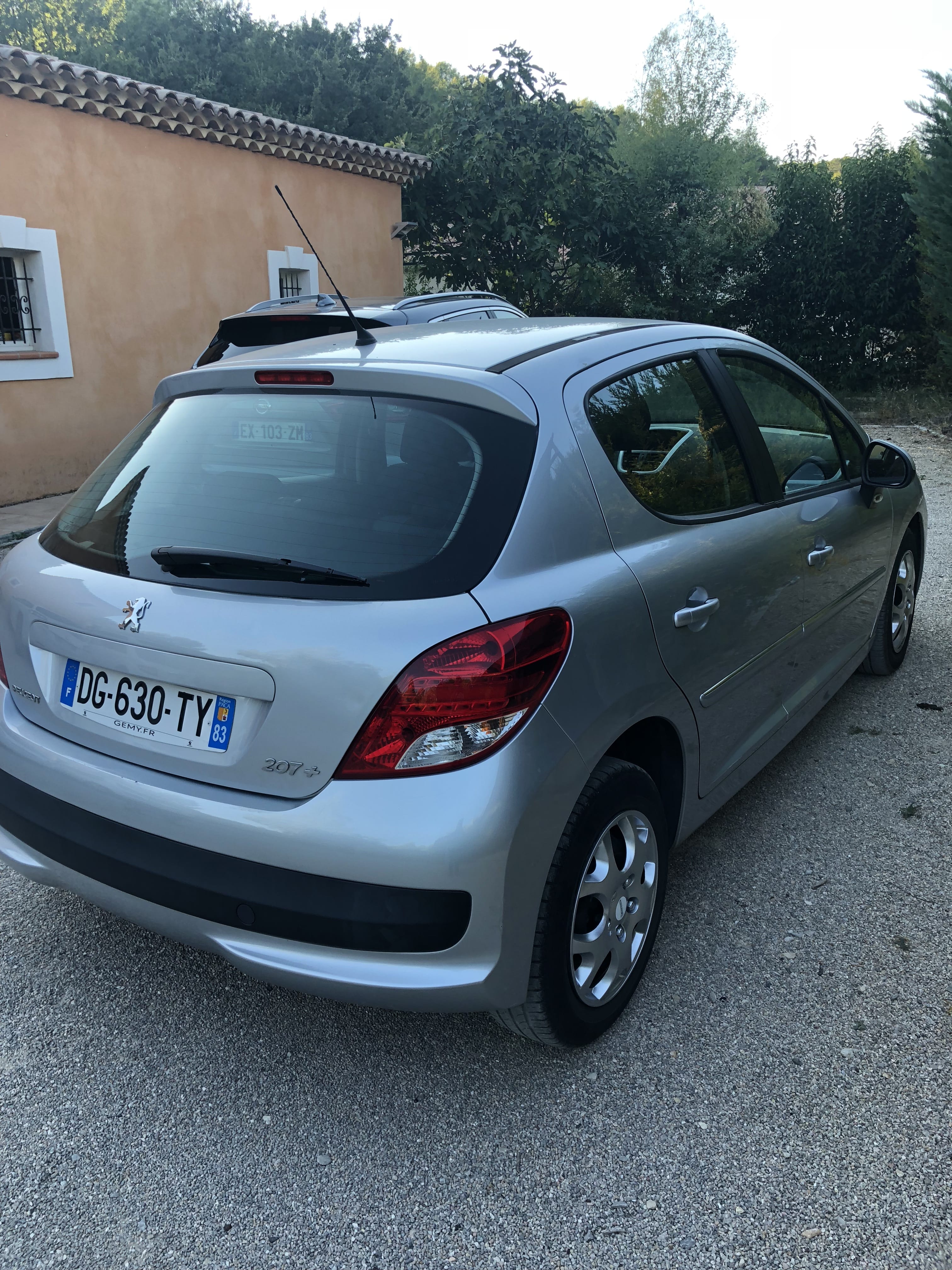 Peugeot 207+ 1.4 hdi avec Régulateur de vitesse