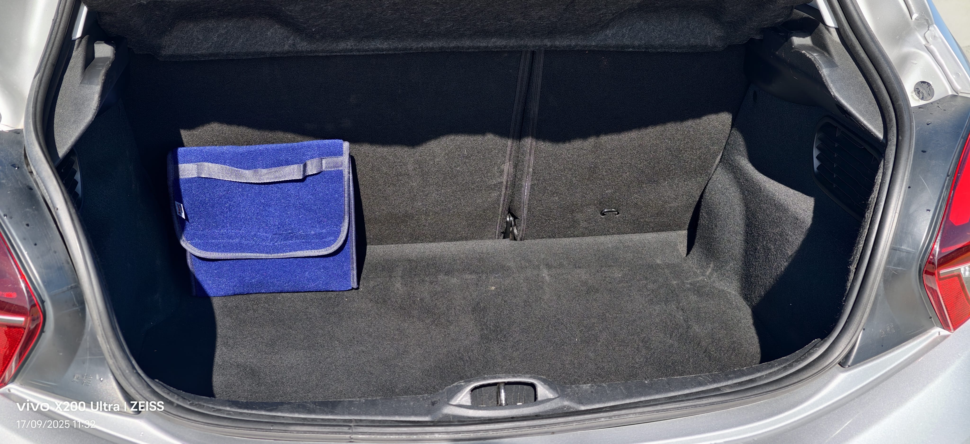 Peugeot 208 Aéroport de Marseille B avec Entrée audio / iPod