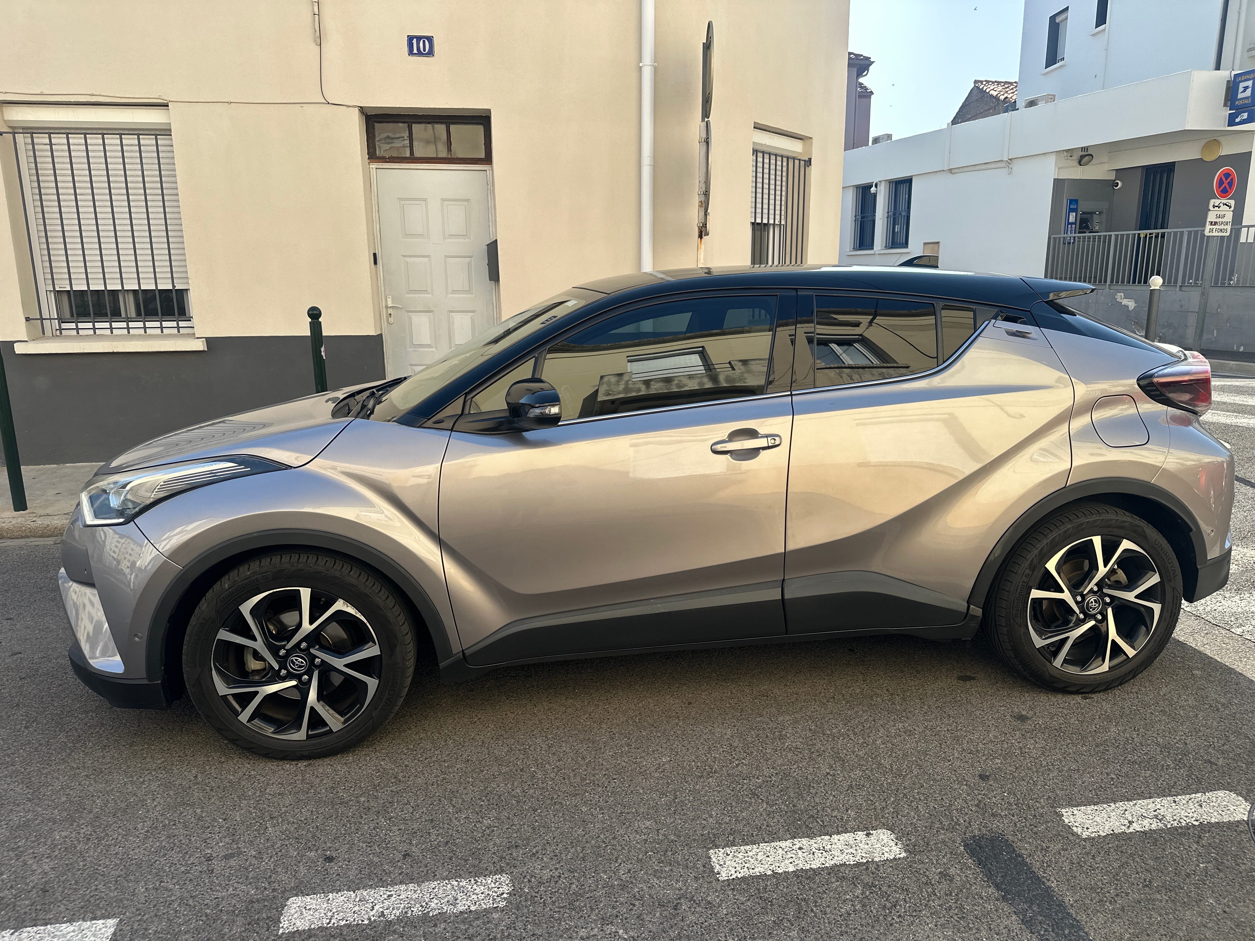 Toyota C-HR Hybrid, 2017, Essence 95 / Électrique (hybride), automatique