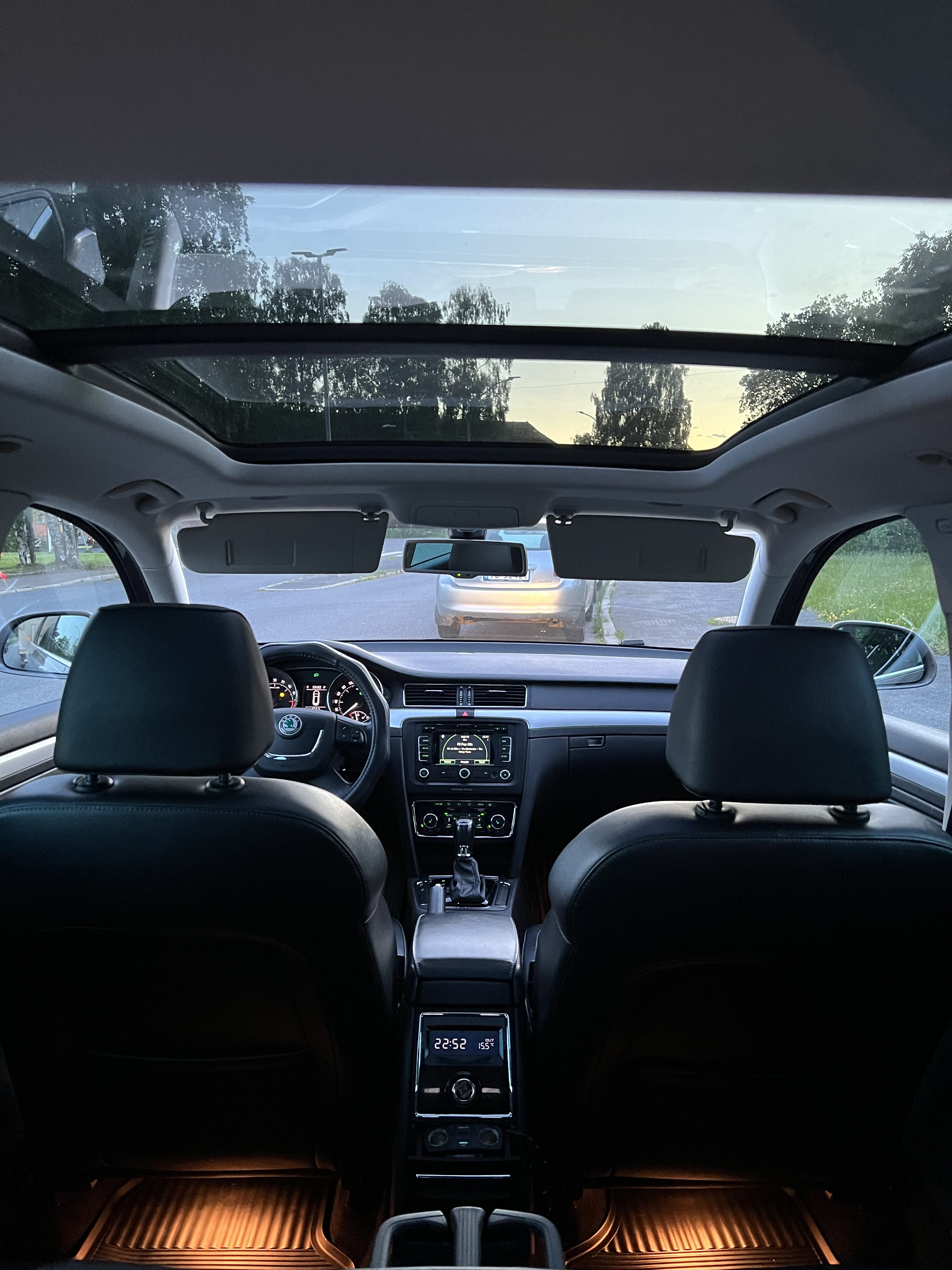 Skoda Superb 2.0 Disel Automatic - Panorama Full Package med GPS