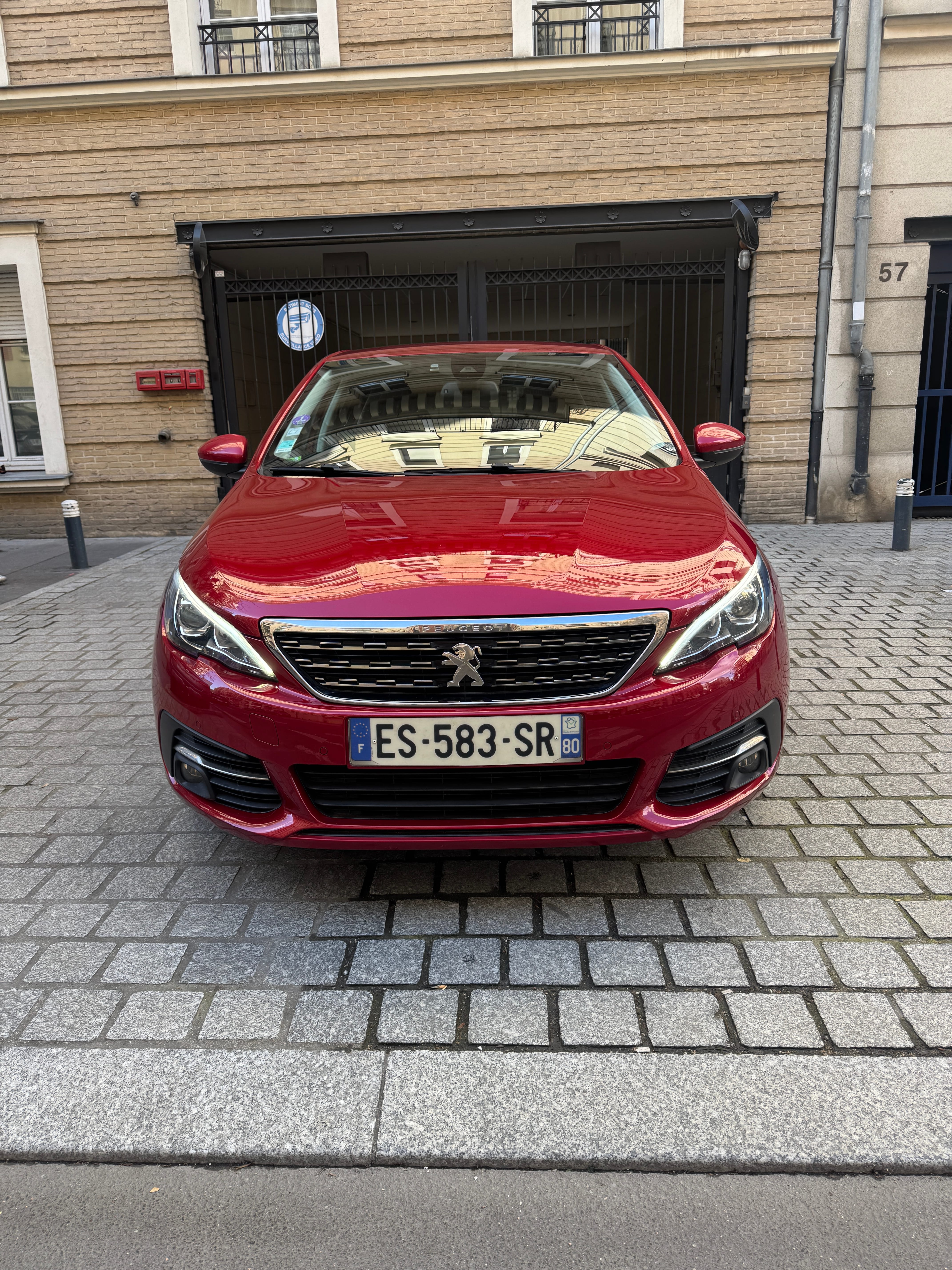 Peugeot 308 avec Apple CarPlay