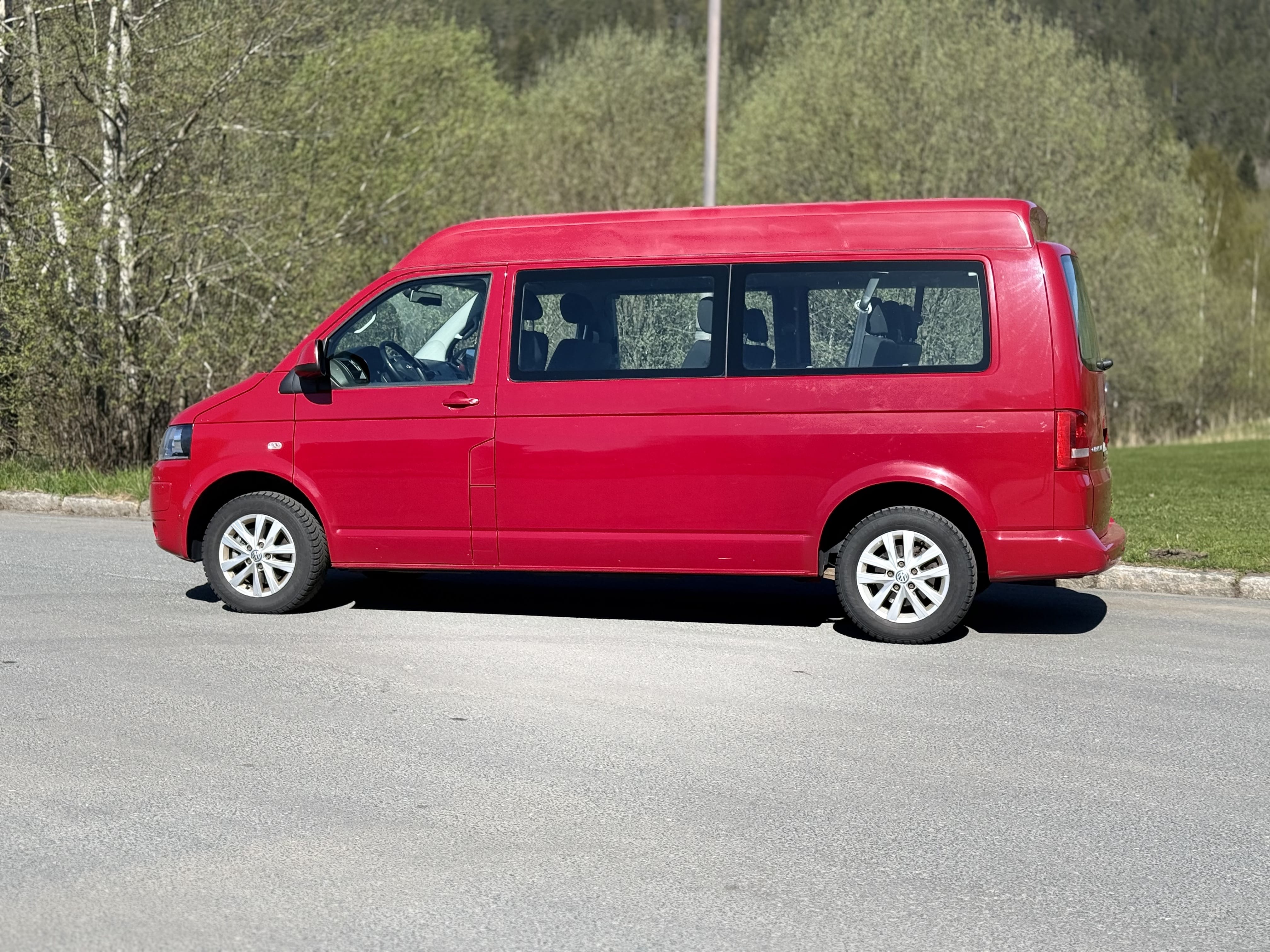Volkswagen Caravelle 2.0 TDI 9 seter med automatgir med Aircondition