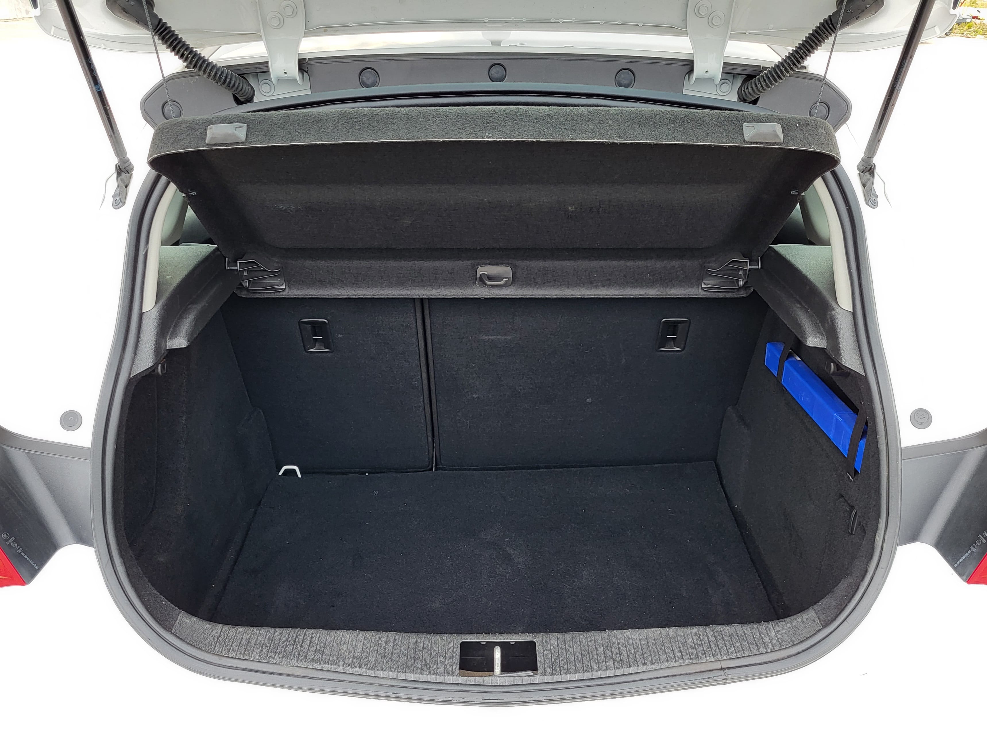 Opel Astra 1.4tdi avec Audio Bluetooth
